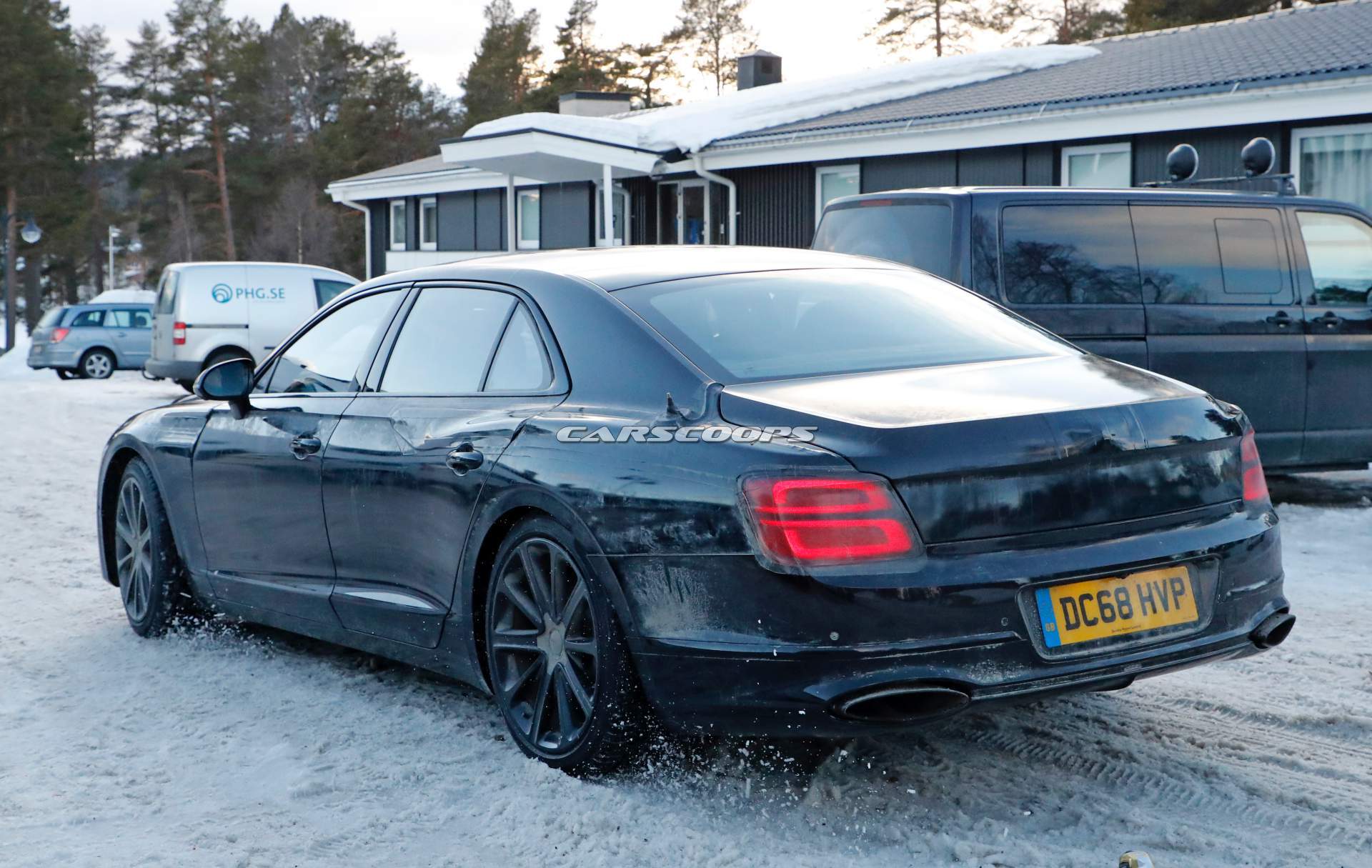 2020 Bentley Flying Spur spy shots 20 2020 Bentley Flying Spur Loses Padded Camo, Wears Production Lights