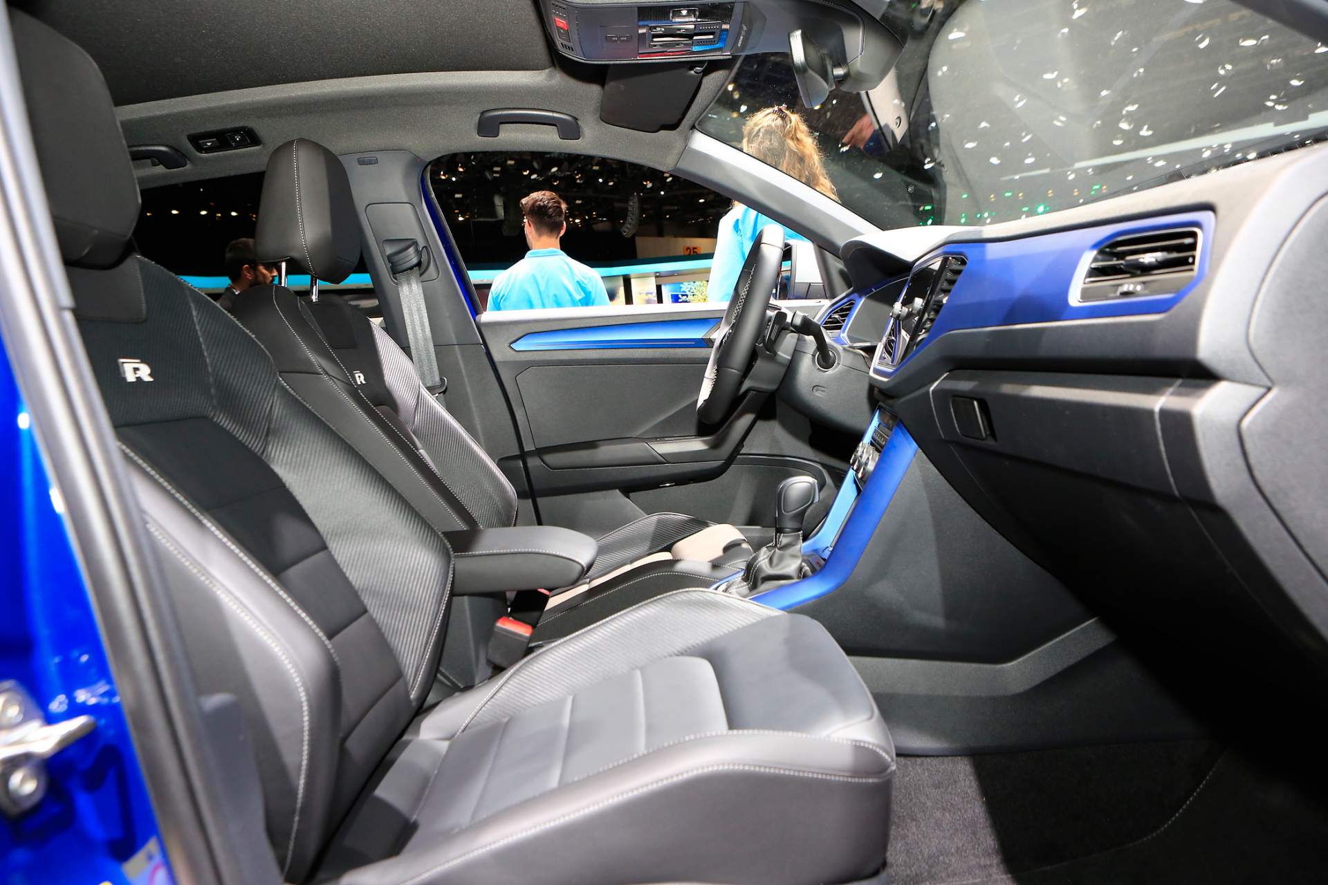 89 VW T-Roc R Unveiled With 300 PS, Does 0-100 Km/h In 4.9 Seconds