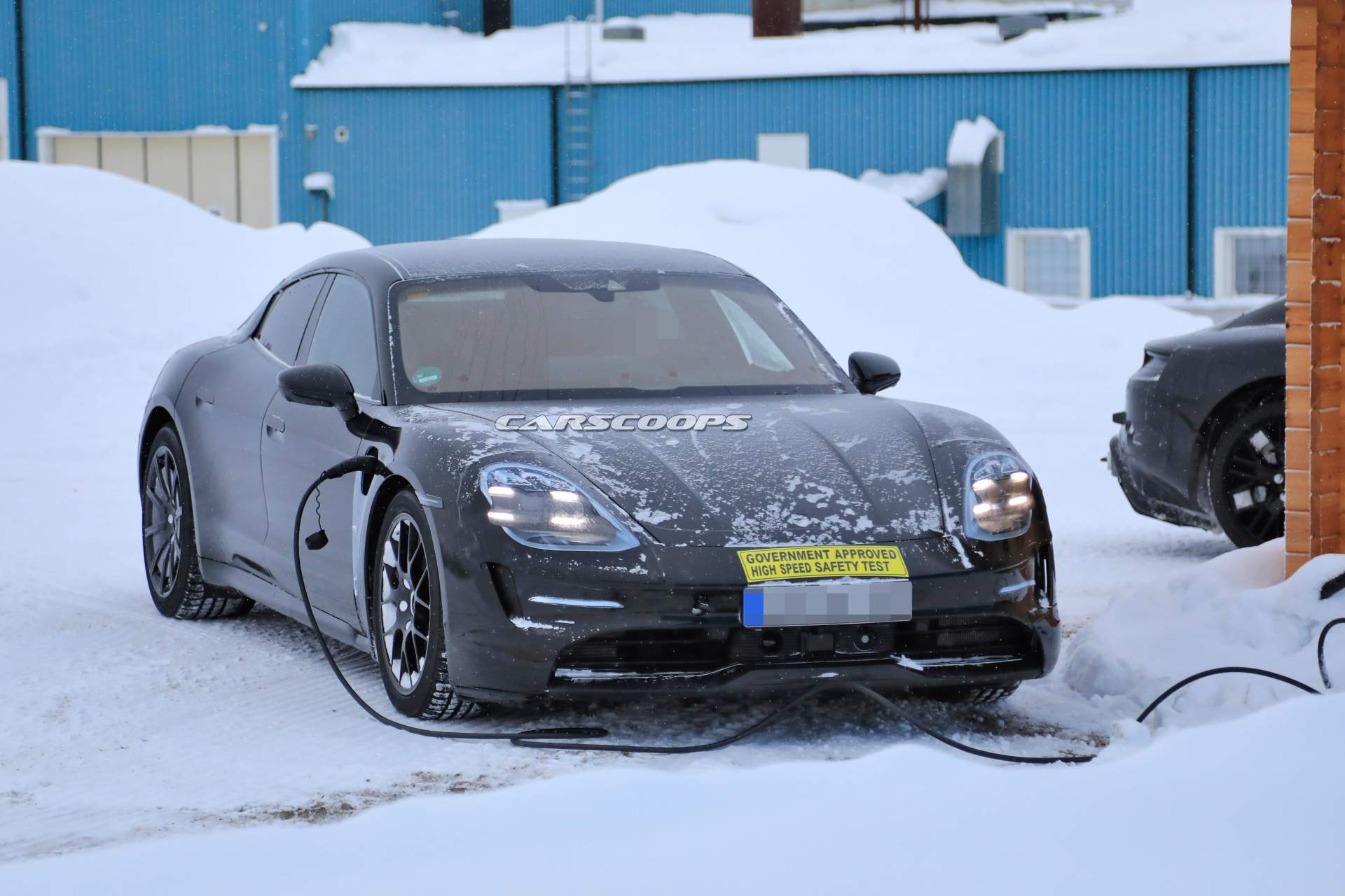 2020 Porsche Taycan spy shots 16 2020 Porsche Taycan Sport Turismo Understeers, Ploughs Into Snow (Updated)