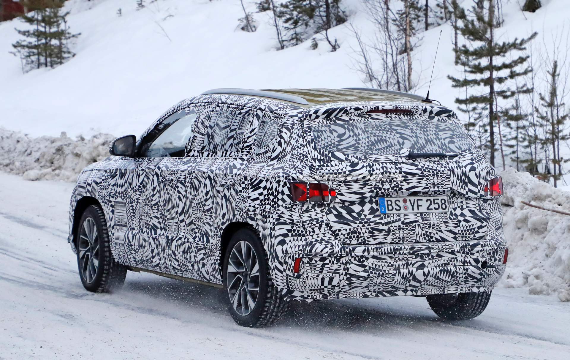 Jetta VS5 spy shots 18 Newly Born Jetta Brand Makes Spy Debut With VS5 Compact SUV