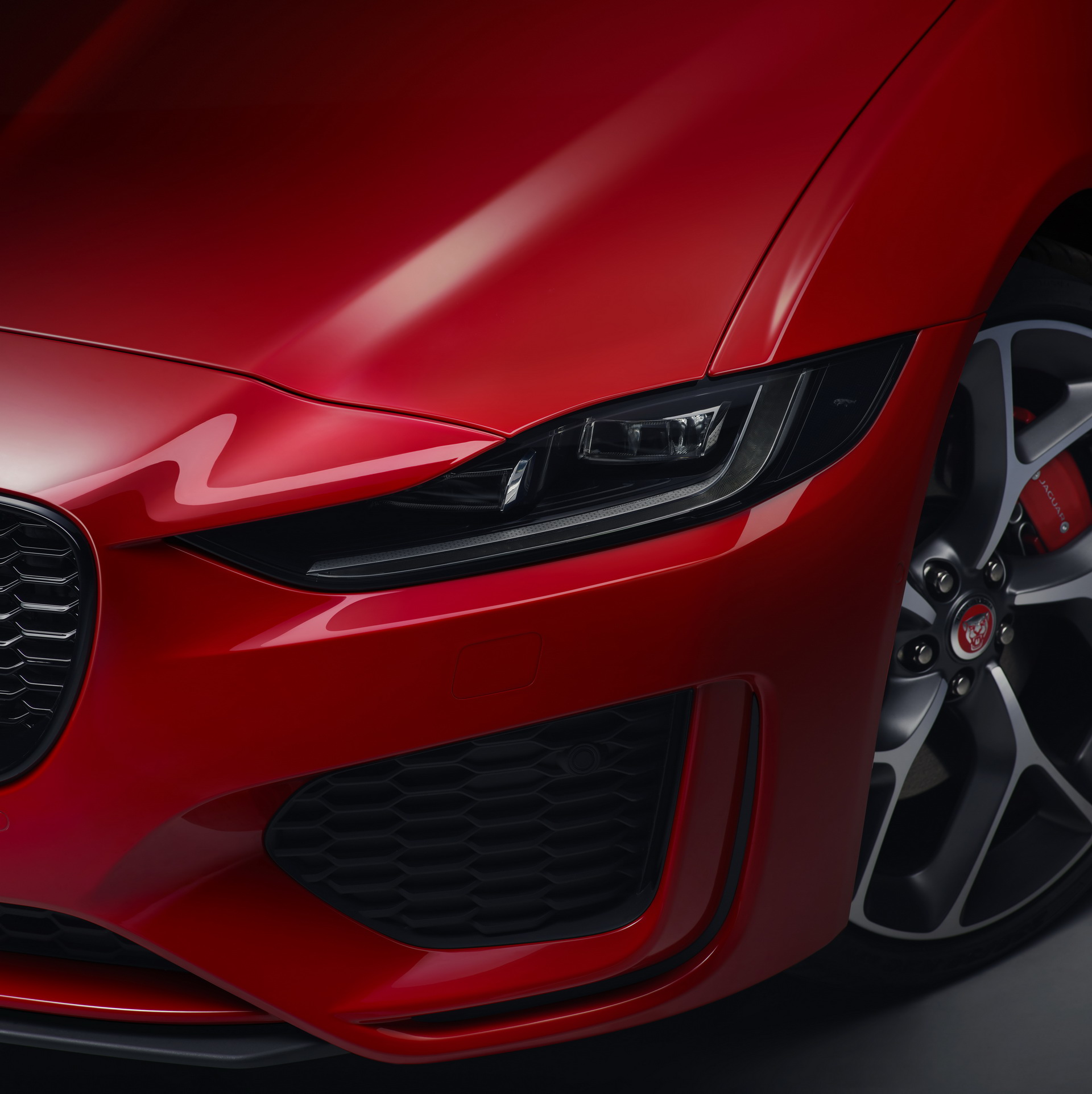 2020 Jaguar XE Facelift 34 2020 Jaguar XE Facelift Gains Sportier Styling, Upgraded Tech