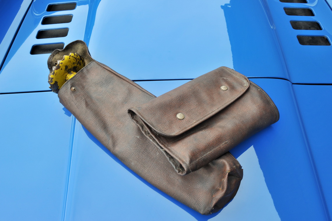 1972 ferrari dino azzuro rare auction 12 Blue 1972 Ferrari Dino In RHD Could Fetch As Much As $360,000