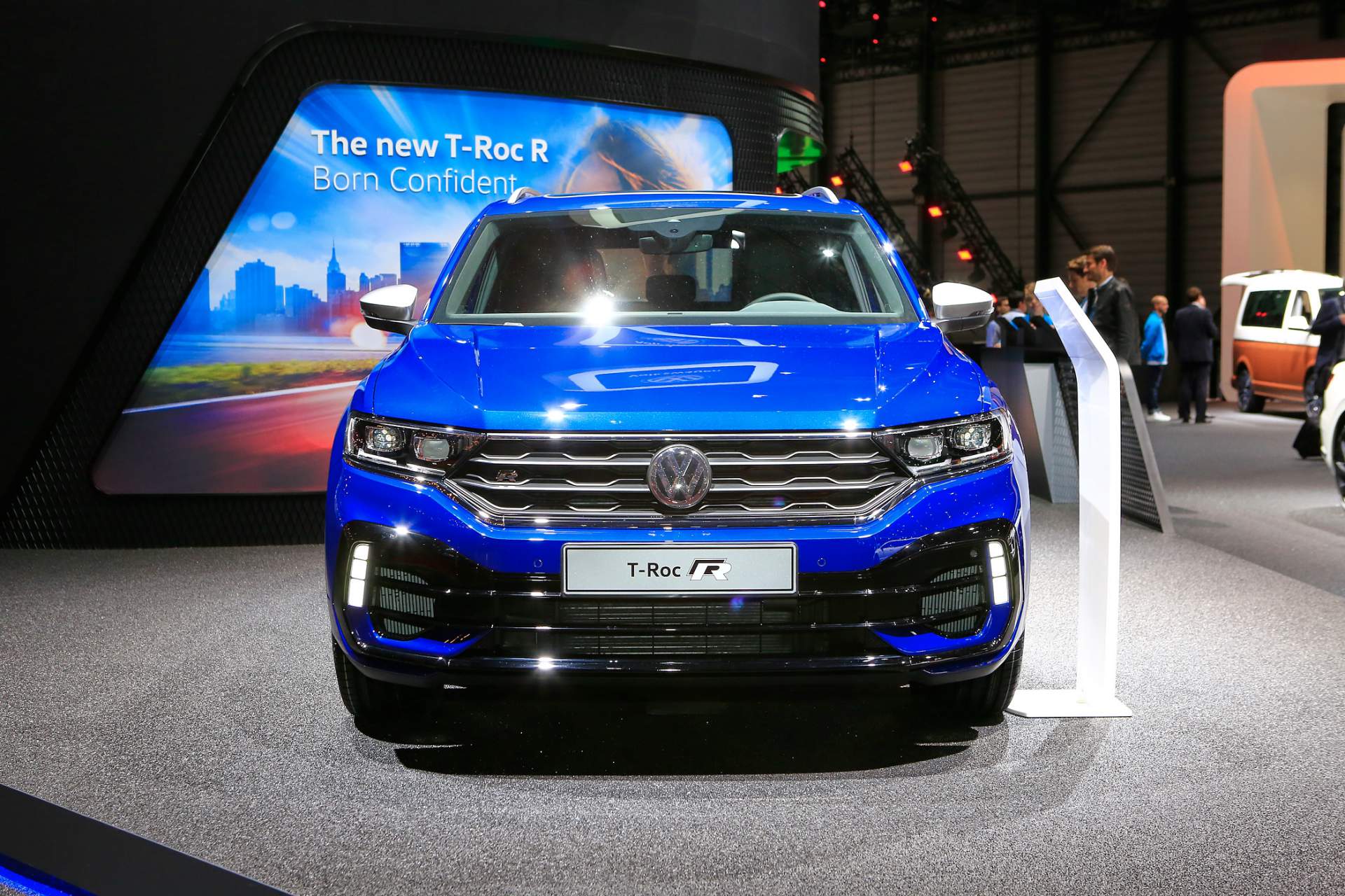 89 VW T-Roc R Unveiled With 300 PS, Does 0-100 Km/h In 4.9 Seconds