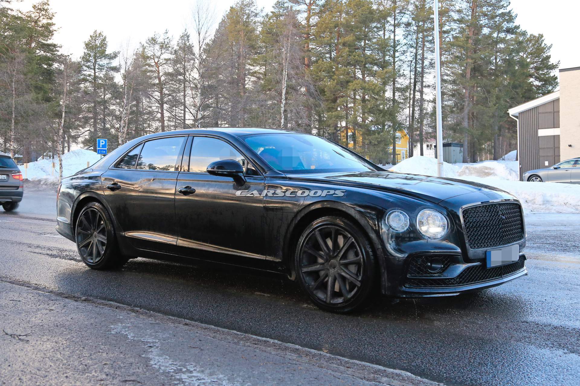 2020 Bentley Flying Spur spy shots 32 2020 Bentley Flying Spur Loses Padded Camo, Wears Production Lights