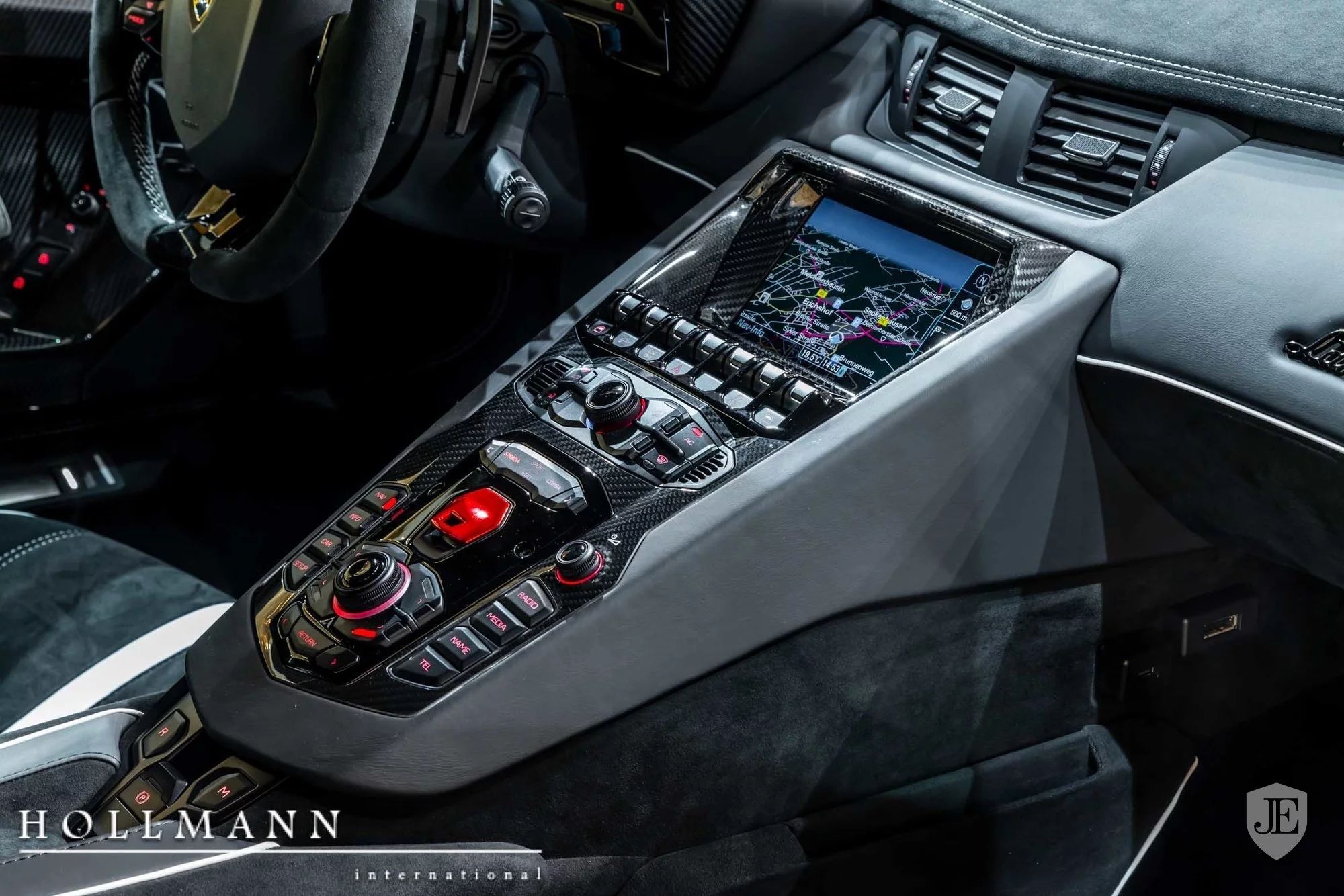 Lamborghini-Aventador-SVJ-20 White And Gold Lamborghini Aventador SVJ Is Screaming To Be Adopted