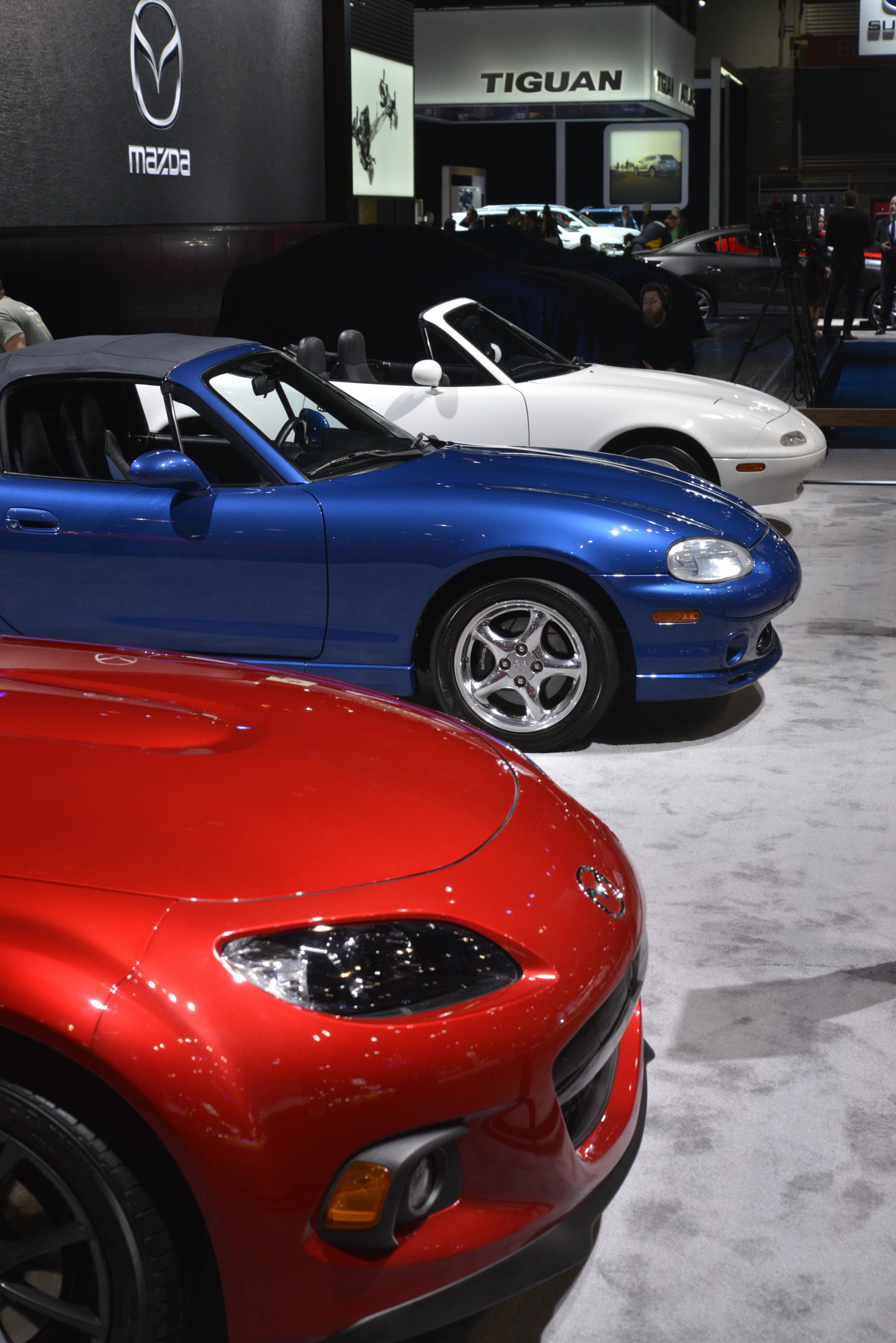 Mazda-MX-5-30th-Ann-5 New Mazda MX-5 30th Anniversary Edition Flaunts Exclusive Orange Paint, Alcantara Cabin