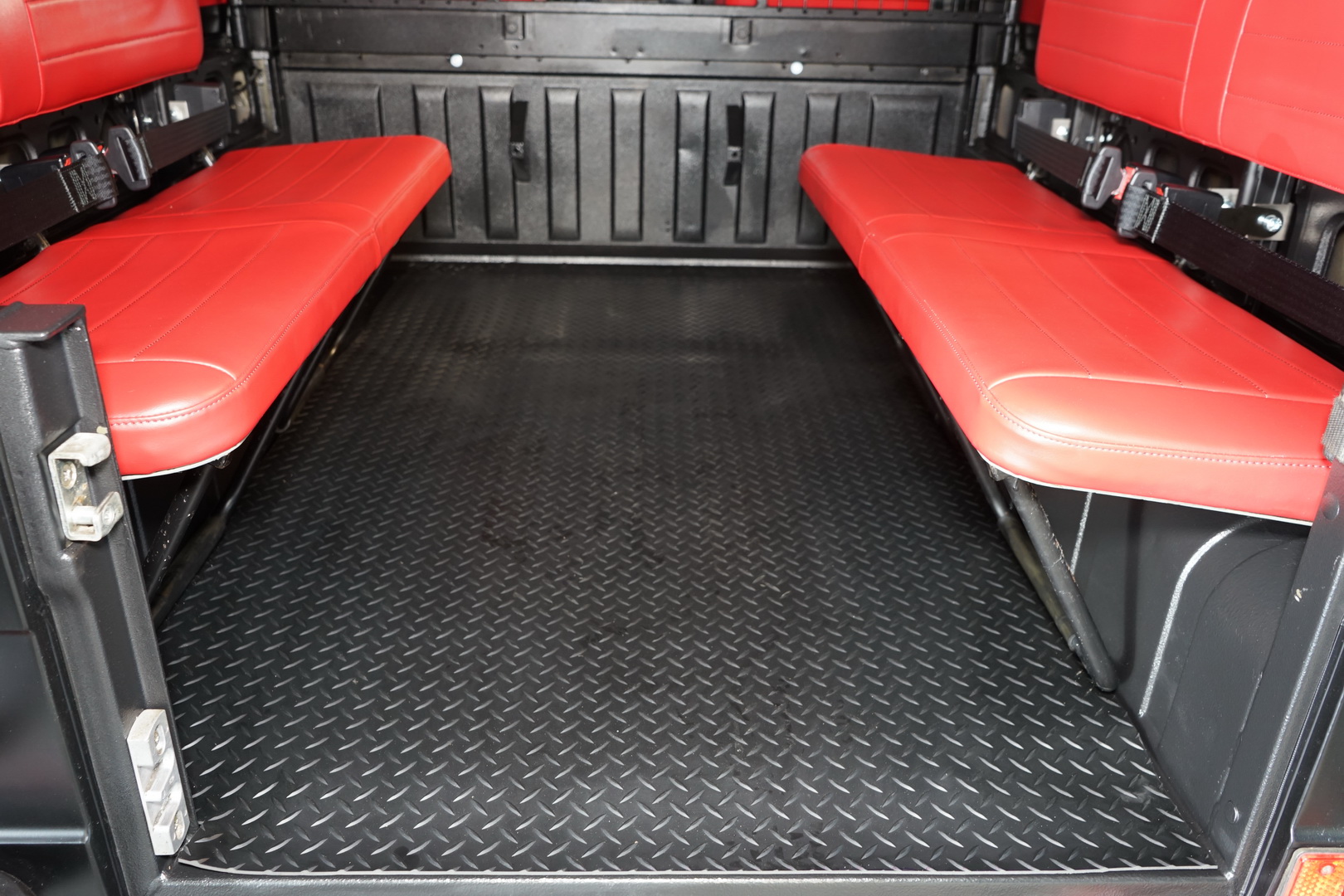 1993 mercedes g-class swiss army lorinser 13 Ex-Military Classic Mercedes G-Class Gets A Civilian Restomod