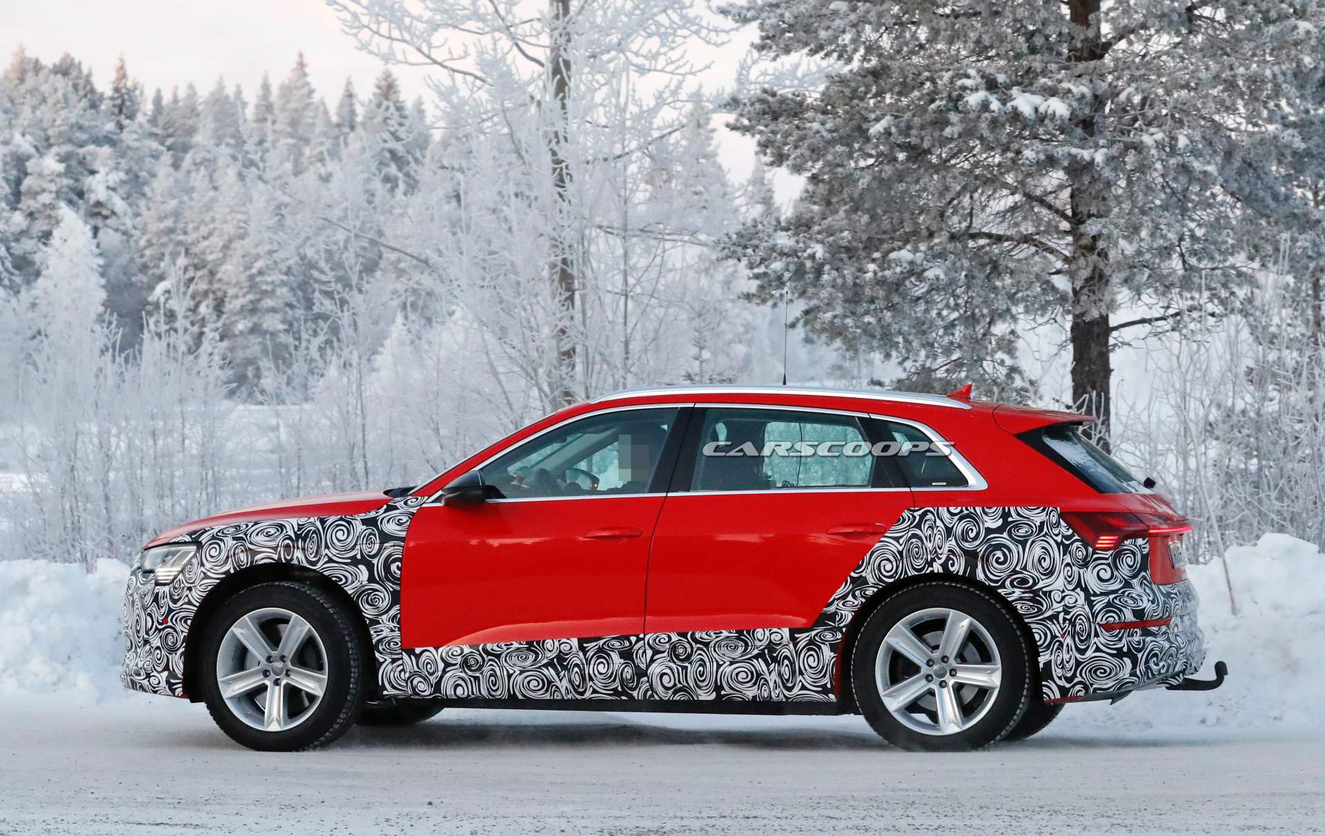 Audi e-tron quattro spy shots 6 Audi E-Tron Spied Testing, Could Be 3-Motor Performance Version