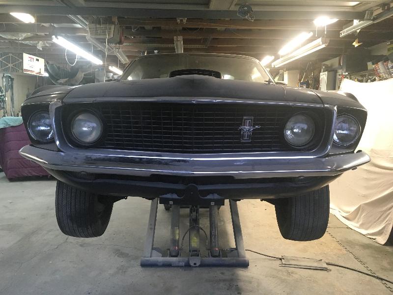 mach 1 ford mustang barn find 58 A 1969 Ford Mustang Mach 1 Was Sitting In A Garage For 39 Years!