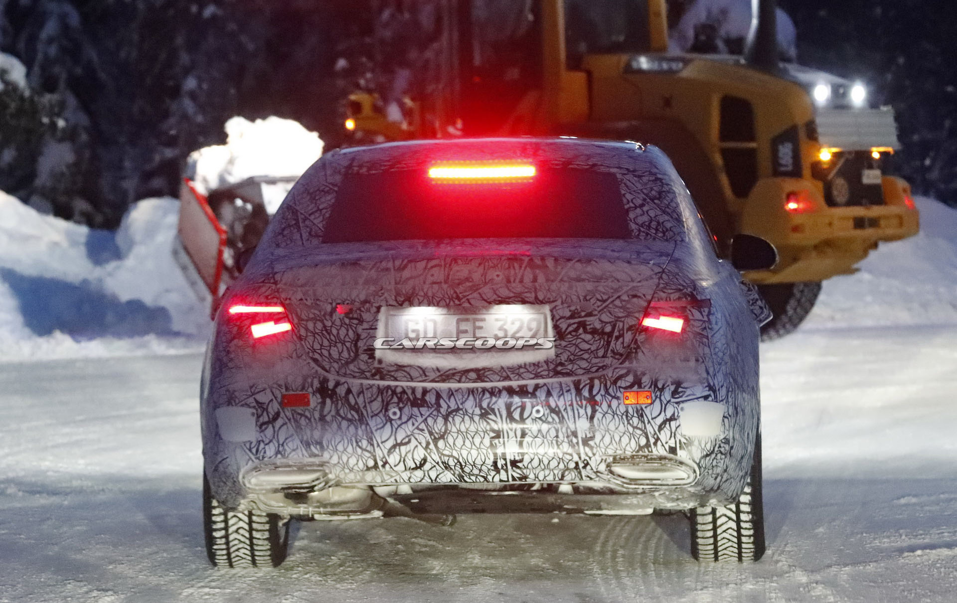 2020 Mercedes-Benz S-Class Spy 3 2020 Mercedes S-Class Gets Huge Touchscreen, Looks Bigger Than iPad Pro 12.9 (Video)