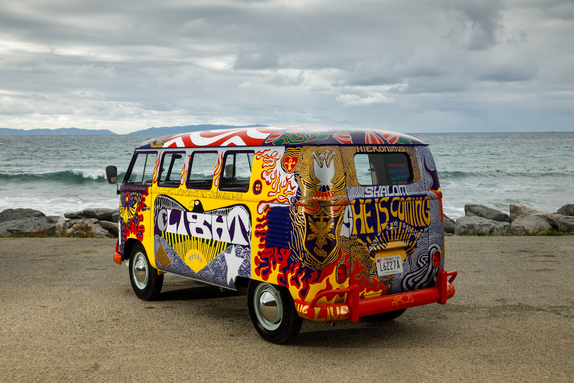 vw light bus restored by vw usa 15 VW Built An Official Replica Of Its Iconic Woodstock ‘Light’ Bus