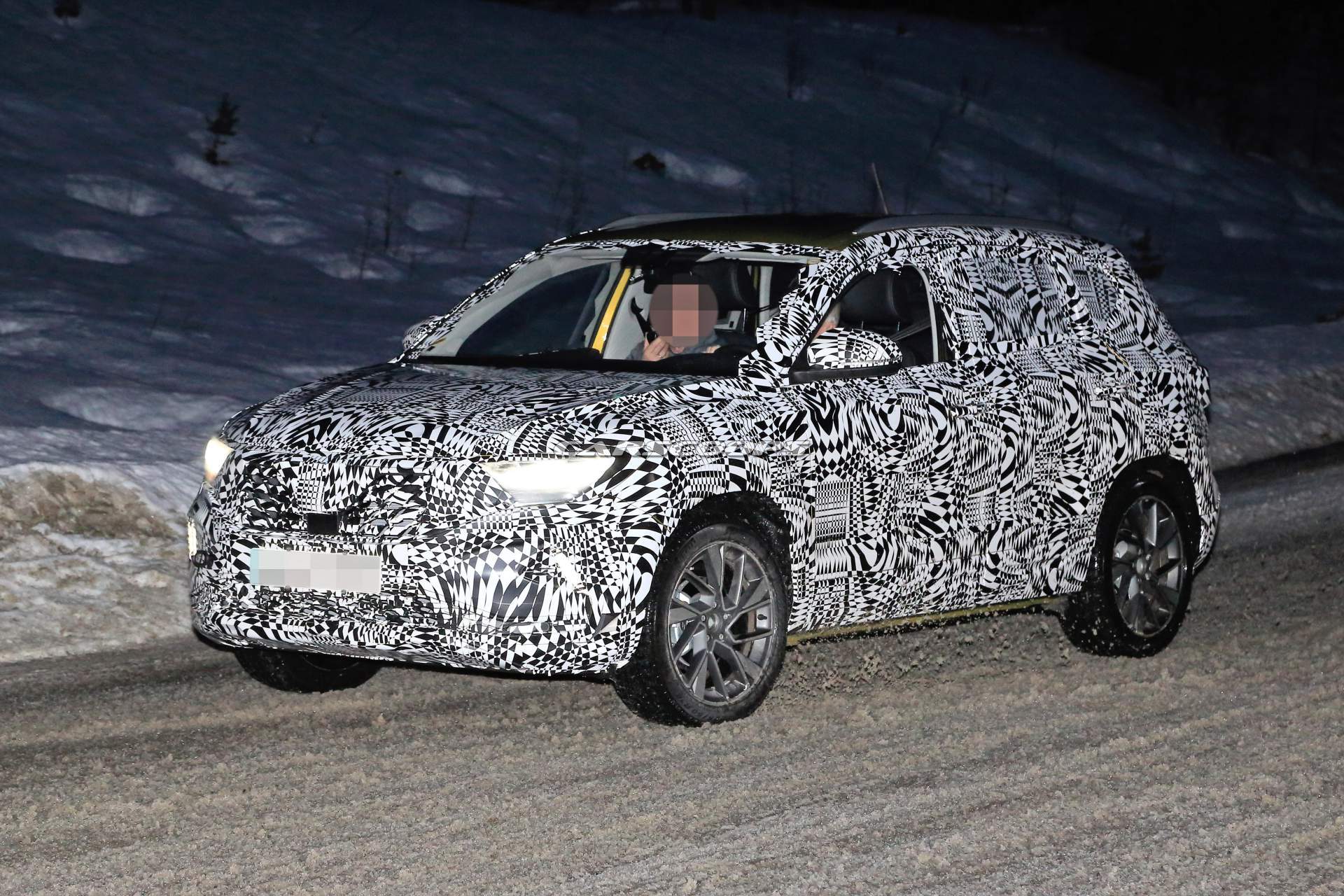 Jetta VS5 spy shots 2 Newly Born Jetta Brand Makes Spy Debut With VS5 Compact SUV