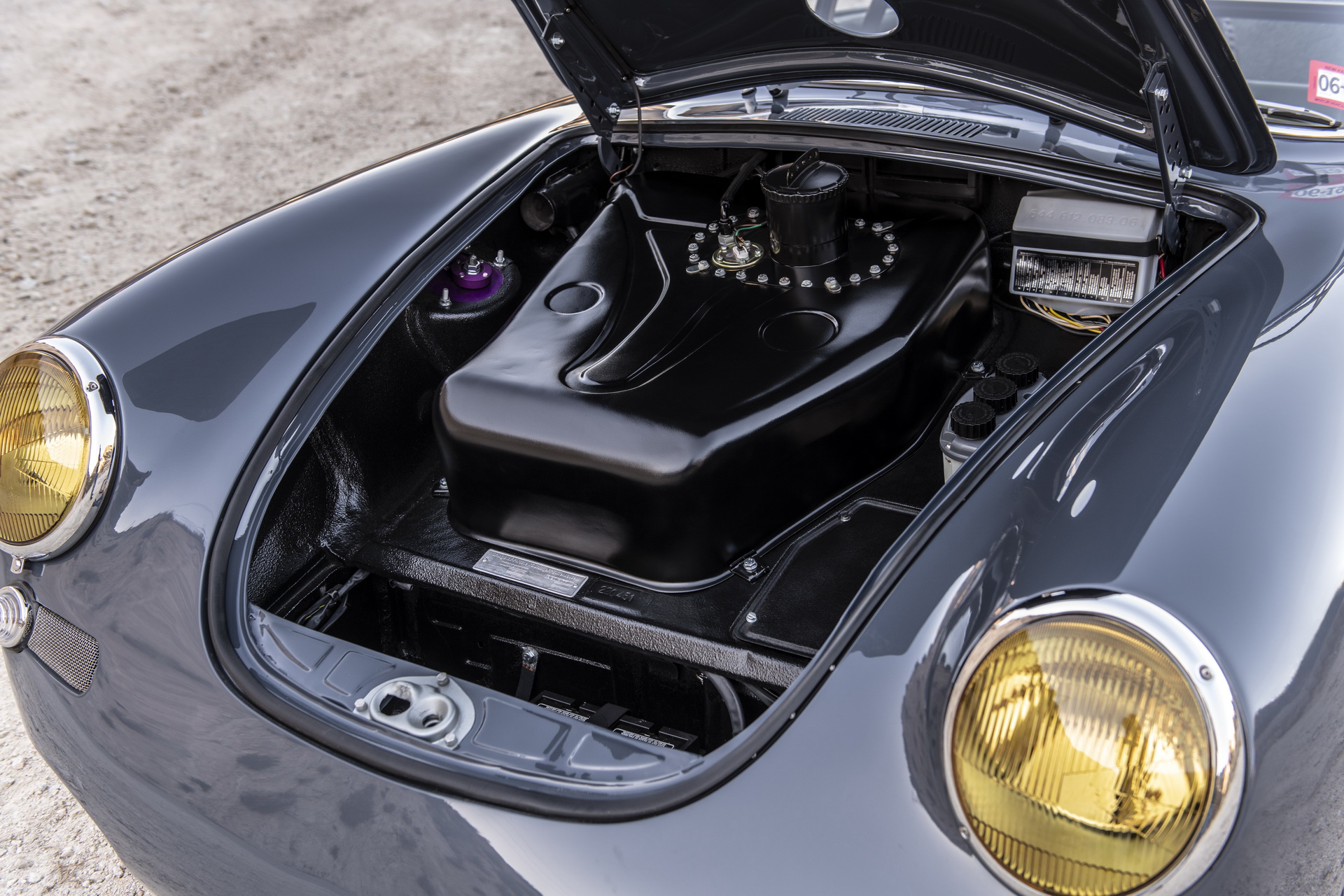 emory-motorsports-porsche-356-c4s-30 World’s First AWD Porsche 356 Coupe Allrad Is A 911-Based Restomod