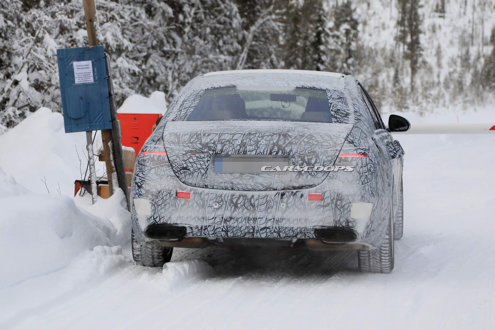 2020 Mercedes-Benz S-Class spy shots 13 2020 Mercedes S-Class Gets Huge Touchscreen, Looks Bigger Than iPad Pro 12.9 (Video)