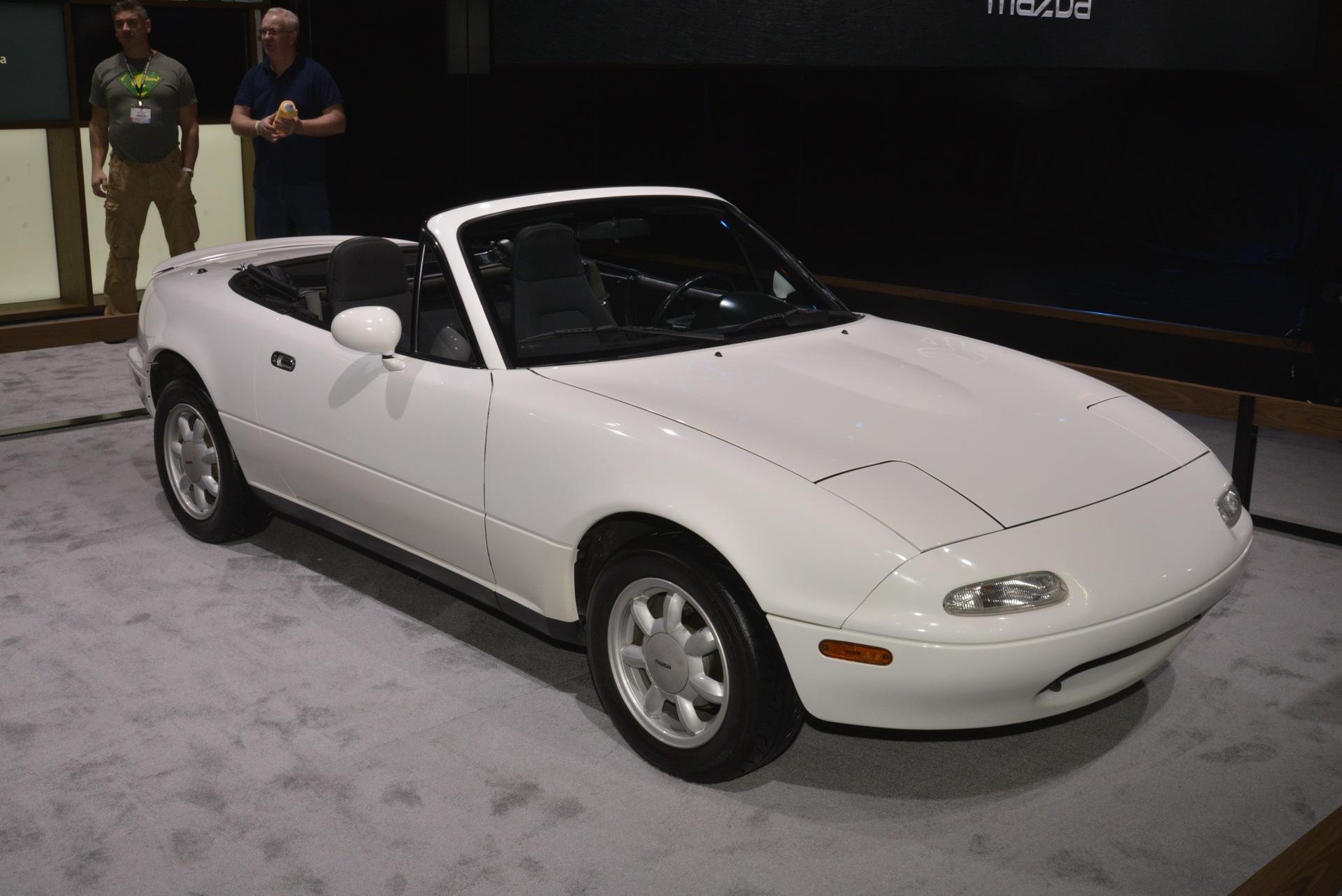 Mazda-MX-5-30th-Ann-8 New Mazda MX-5 30th Anniversary Edition Flaunts Exclusive Orange Paint, Alcantara Cabin