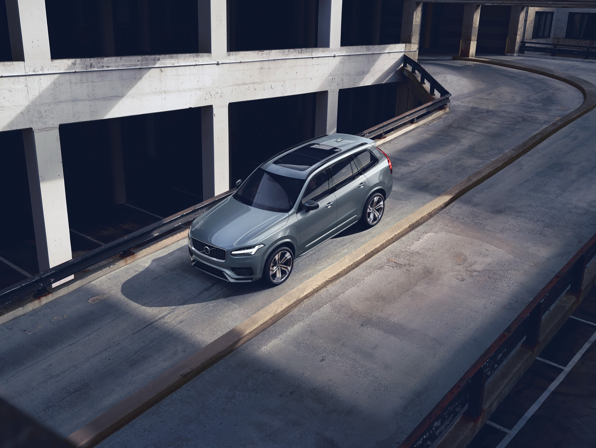 2020 volvo xc90 facelift unveiled 15 2020 Volvo XC90 Facelift Breaks Cover With KERS System, New Software