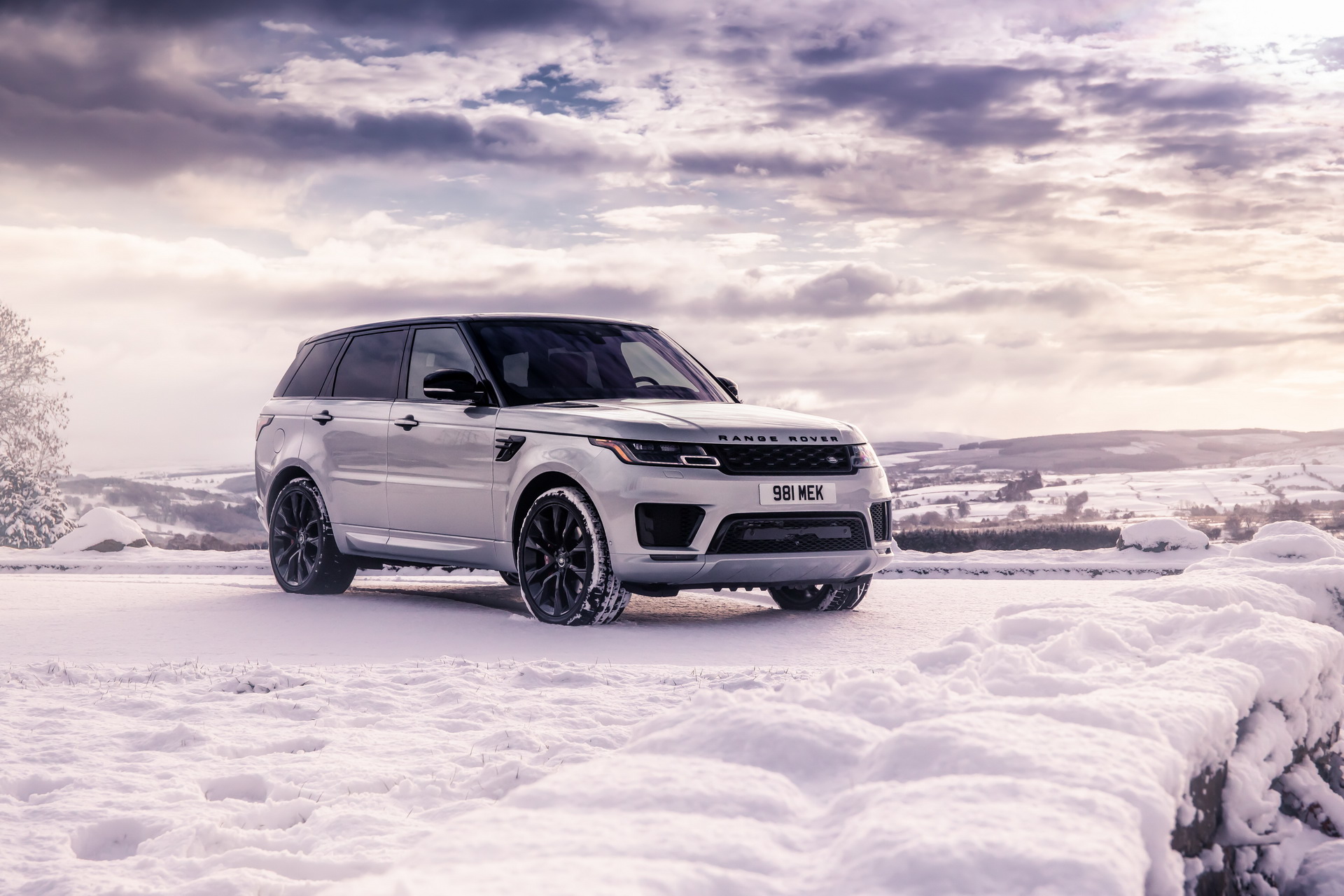 2019 Range Rover Sport HST 39 New Range Rover Sport HST Has A Straight-Six Mild Hybrid With 395hp