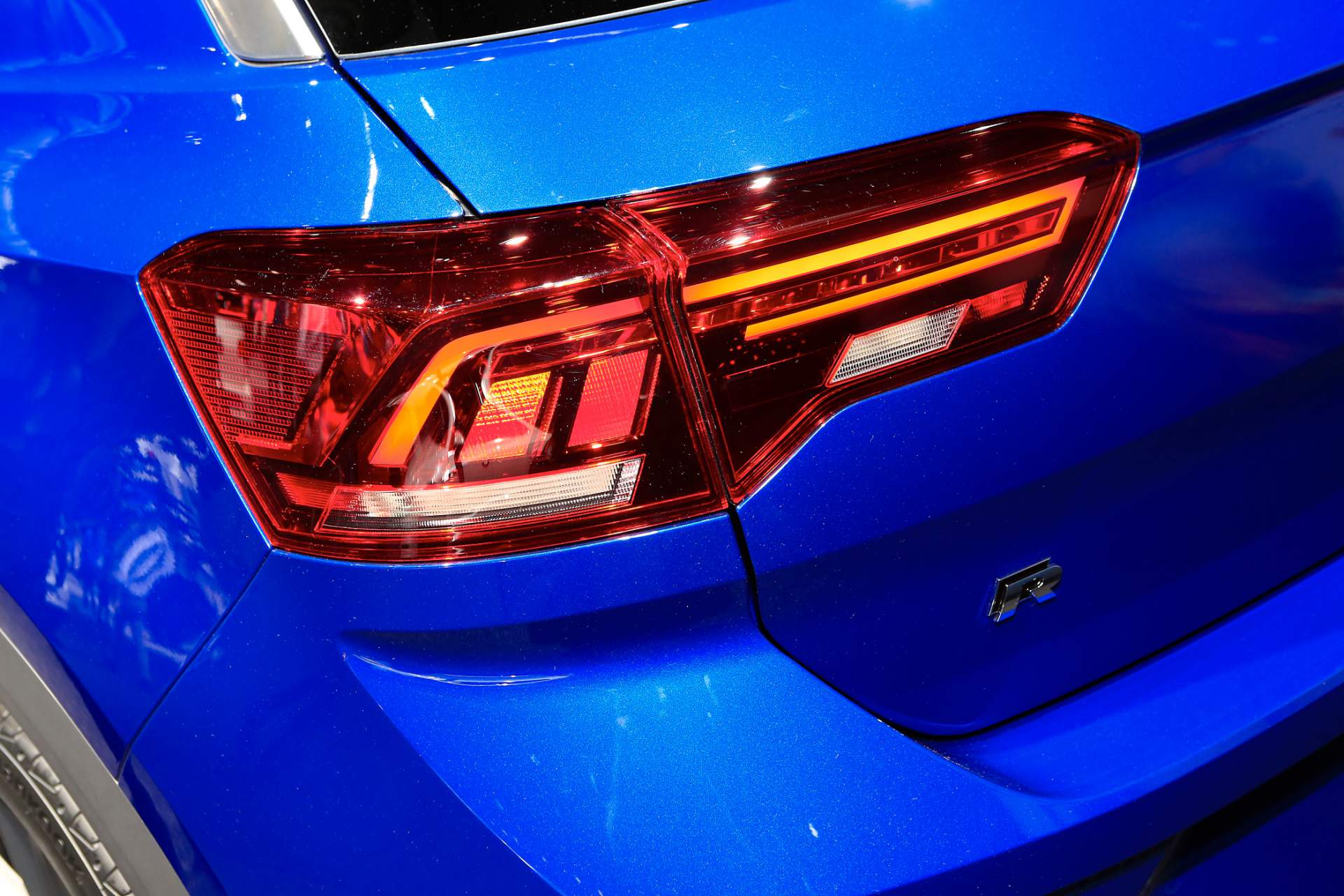 89 VW T-Roc R Unveiled With 300 PS, Does 0-100 Km/h In 4.9 Seconds