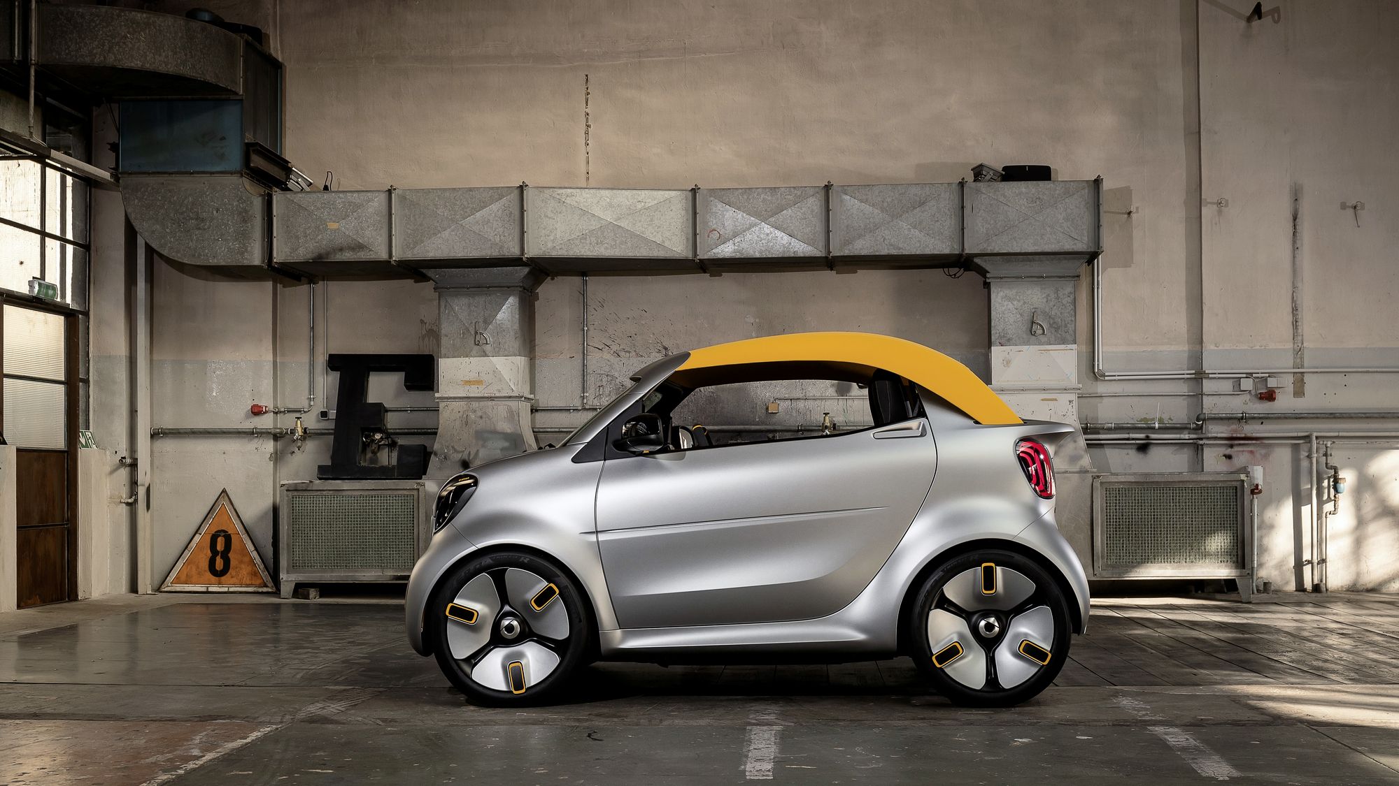 Smart-Forease-Geneva-6 Smart Forease+ Concept Is A Tiny Funky Speedster For The City