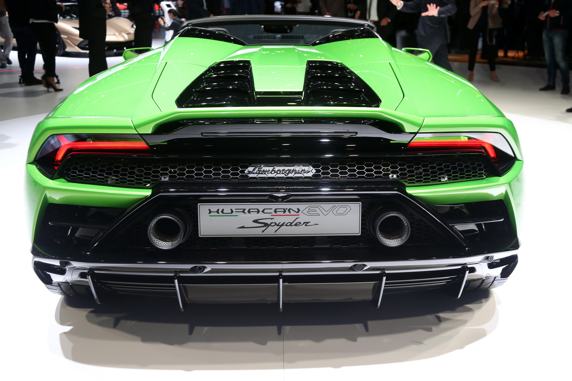 Lamborghini-Huracan-Evo-Spyder-04 New Lamborghini Huracan Evo Spyder Drops Its Roof (Live Pics)