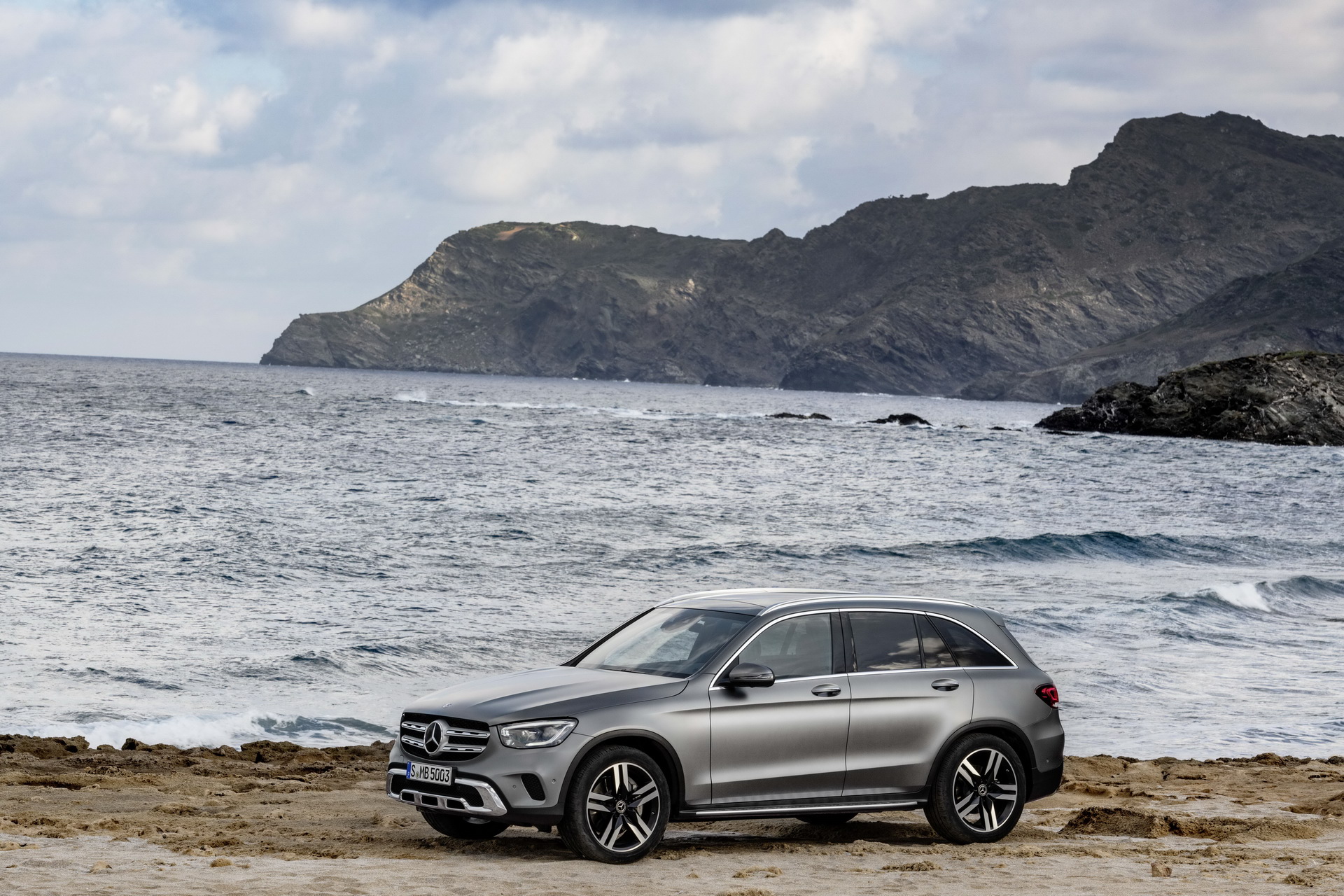 2020 Mercedes GLC Facelift 15 2020 Mercedes GLC Gets New Tech And A Blink-And-You-Miss-It Styling Refresh