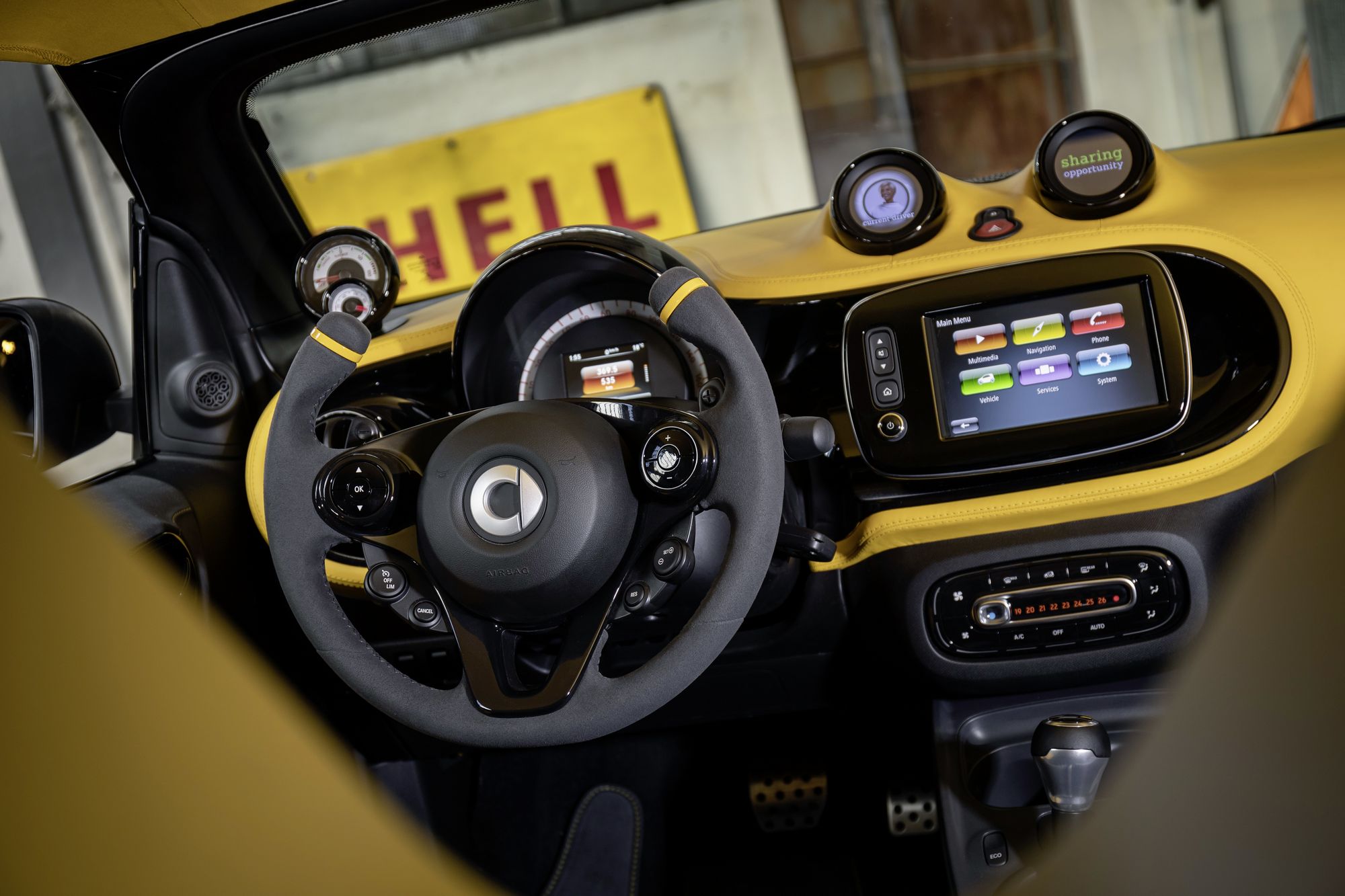 Smart-Forease-Geneva-13 Smart Forease+ Concept Is A Tiny Funky Speedster For The City