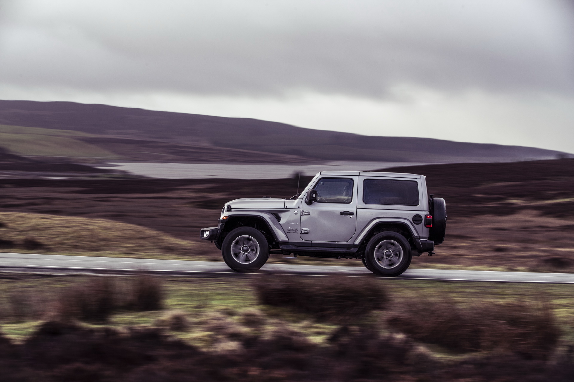 2019-Jeep-Wrangler-UK-06 2019 Jeep Wrangler Gains Four-Cylinder Petrol Option In The UK
