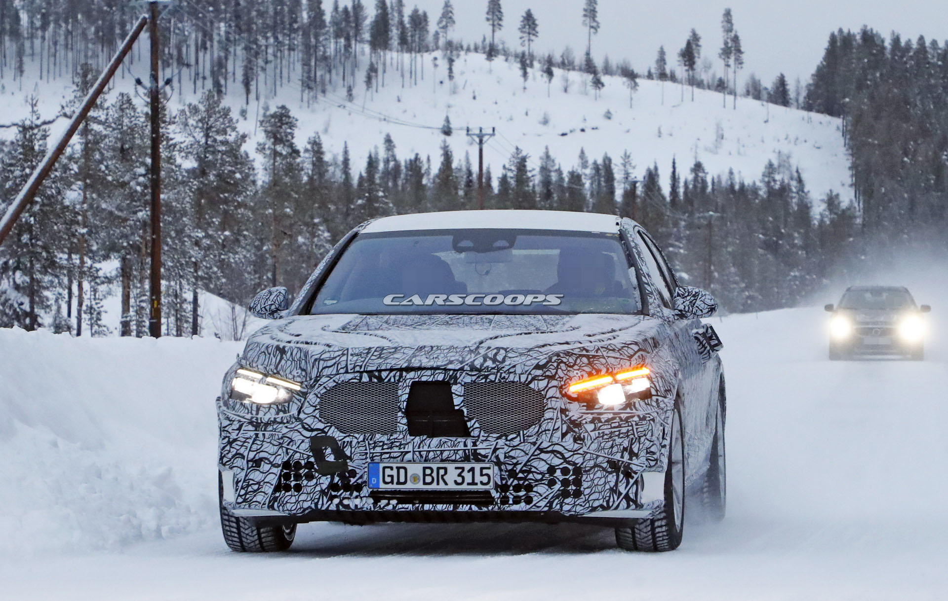 2020 Mercedes-Benz S-Class Spy 6 2020 Mercedes S-Class Gets Huge Touchscreen, Looks Bigger Than iPad Pro 12.9 (Video)