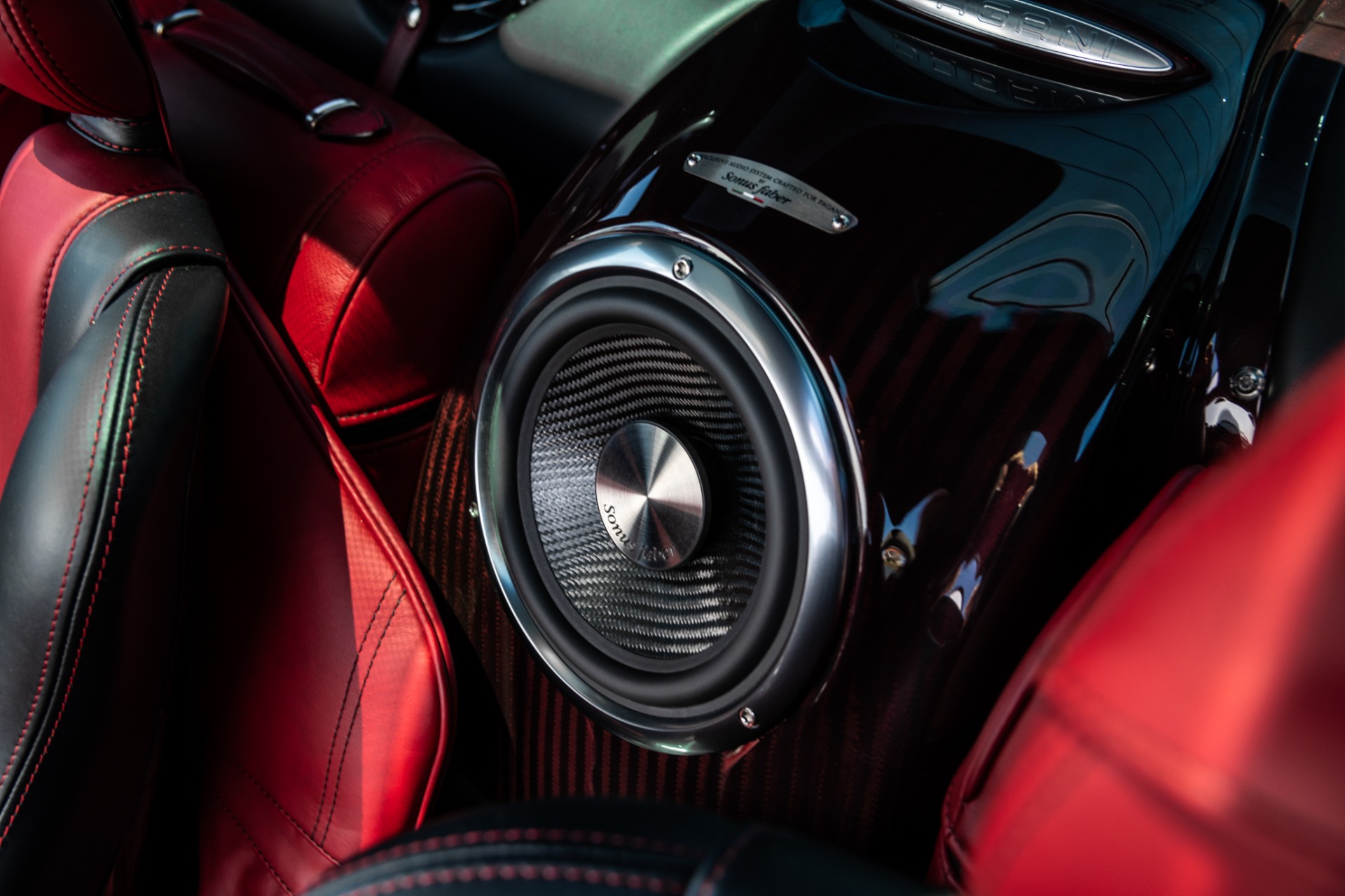 Pagani-Huayra-For-Sale-24 Red Carbon Pagani Huayra Could Be The Perfect Late Valentine’s Gift