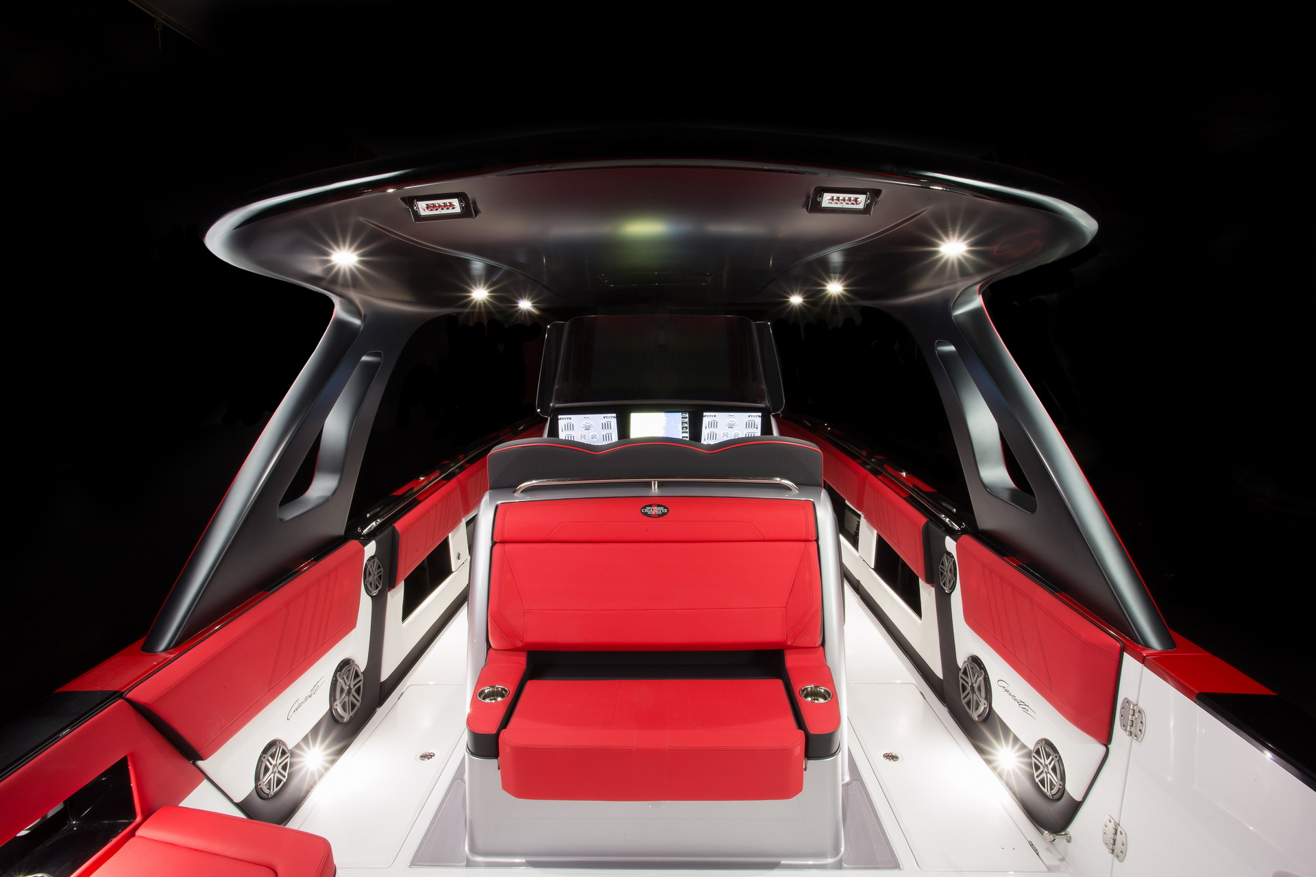 41 AMG Carbon Edition 5 Mercedes-AMG And Cigarette Racing’s New 41’ AMG Carbon Edition Has 1,600 Sea Horses