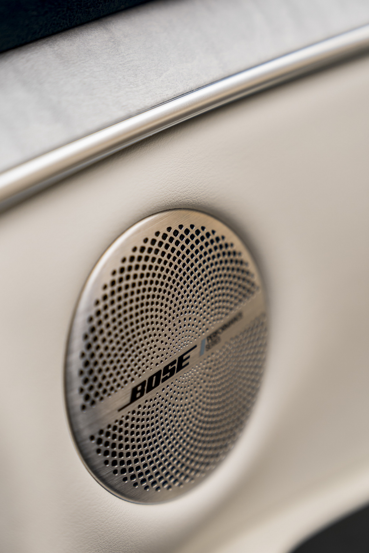 infiniti qx50 interior feature 9 Infiniti Can’t Stop Talking About The QX50’s Interior – Here’s Why