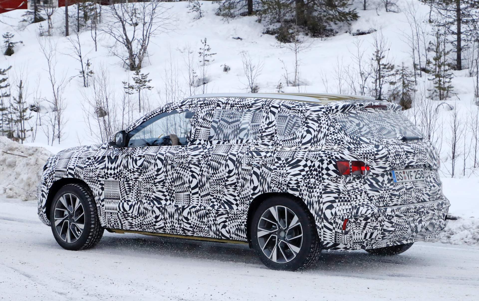 Jetta VS5 spy shots 17 Newly Born Jetta Brand Makes Spy Debut With VS5 Compact SUV