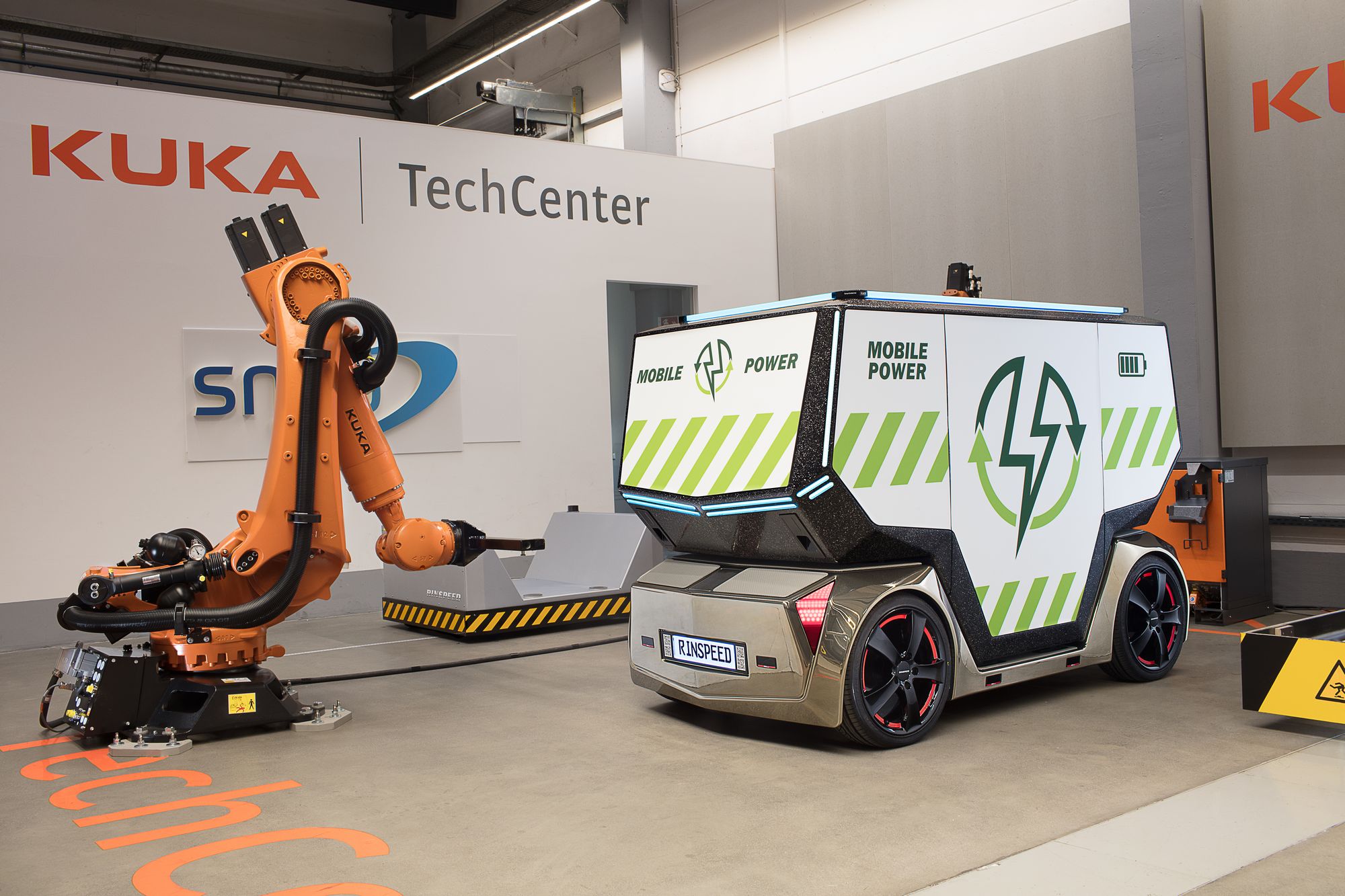 Rinspeed-microSNAP-14 Rinspeed microSNAP Is The EV Pod With A Thousand Faces