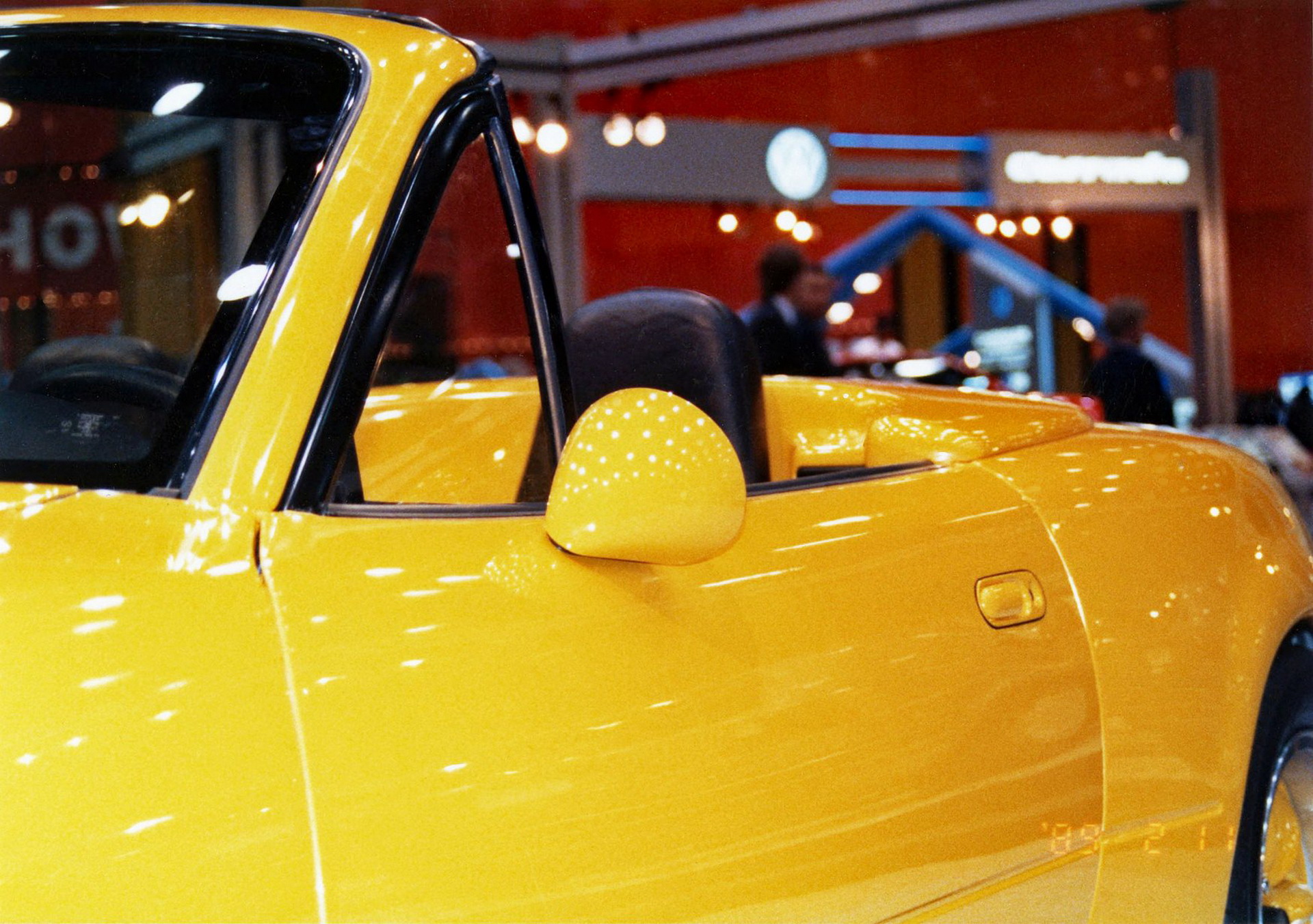 Chicago 1989 MX-5 10 New Mazda MX-5 30th Anniversary Edition Flaunts Exclusive Orange Paint, Alcantara Cabin