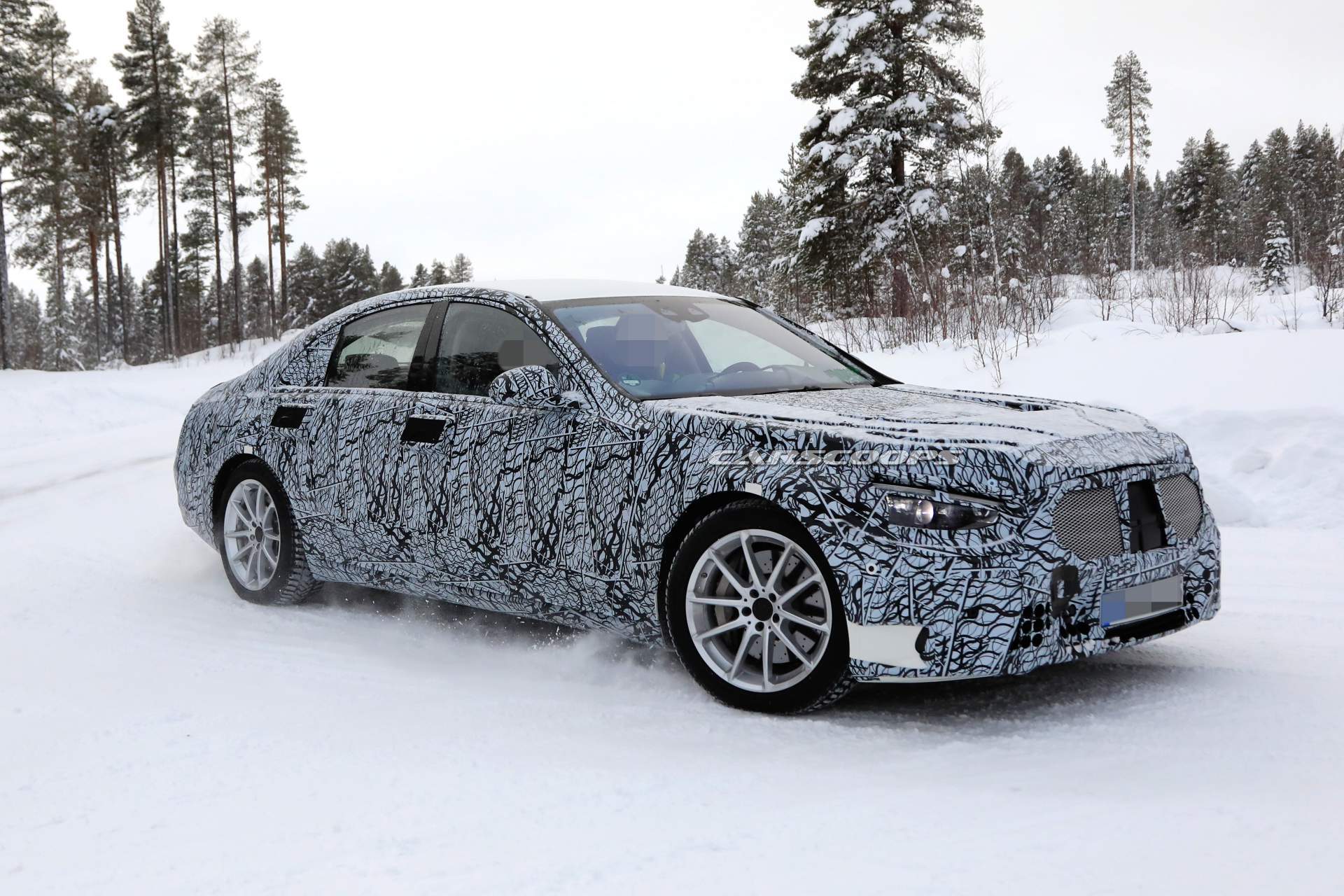 2020 Mercedes-Benz S-Class spy shots 6 2020 Mercedes S-Class Gets Huge Touchscreen, Looks Bigger Than iPad Pro 12.9 (Video)