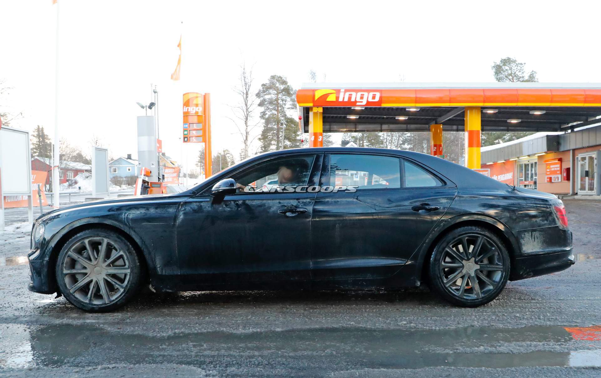 2020 Bentley Flying Spur spy shots 23 2020 Bentley Flying Spur Loses Padded Camo, Wears Production Lights