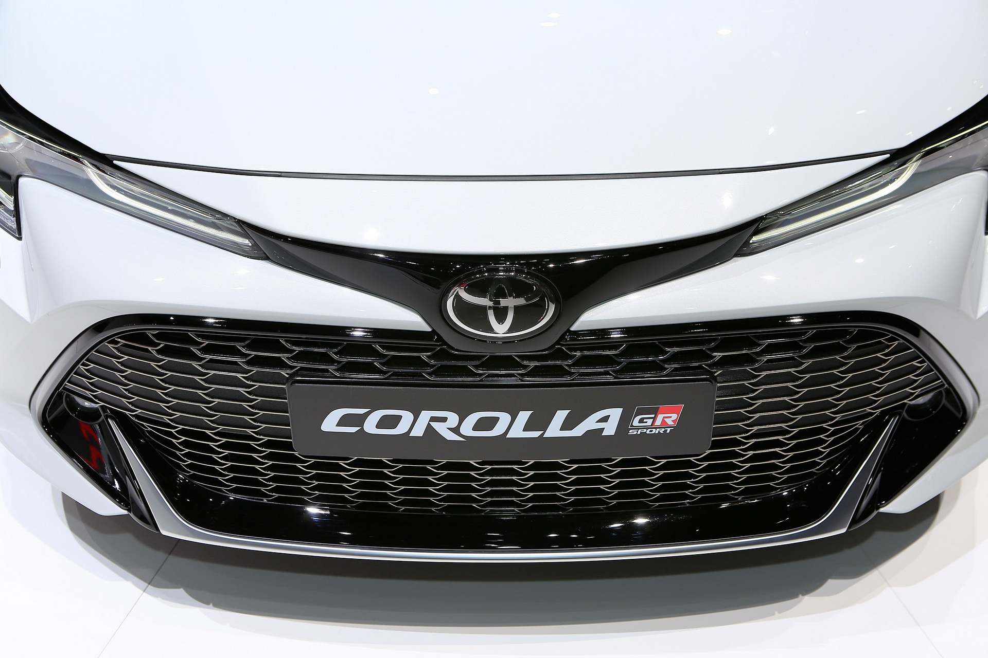 2019-Toyota-Corolla-GR-Sport-13 Toyota Corolla GR Sport And Corolla Trek Join The Model’s European Family