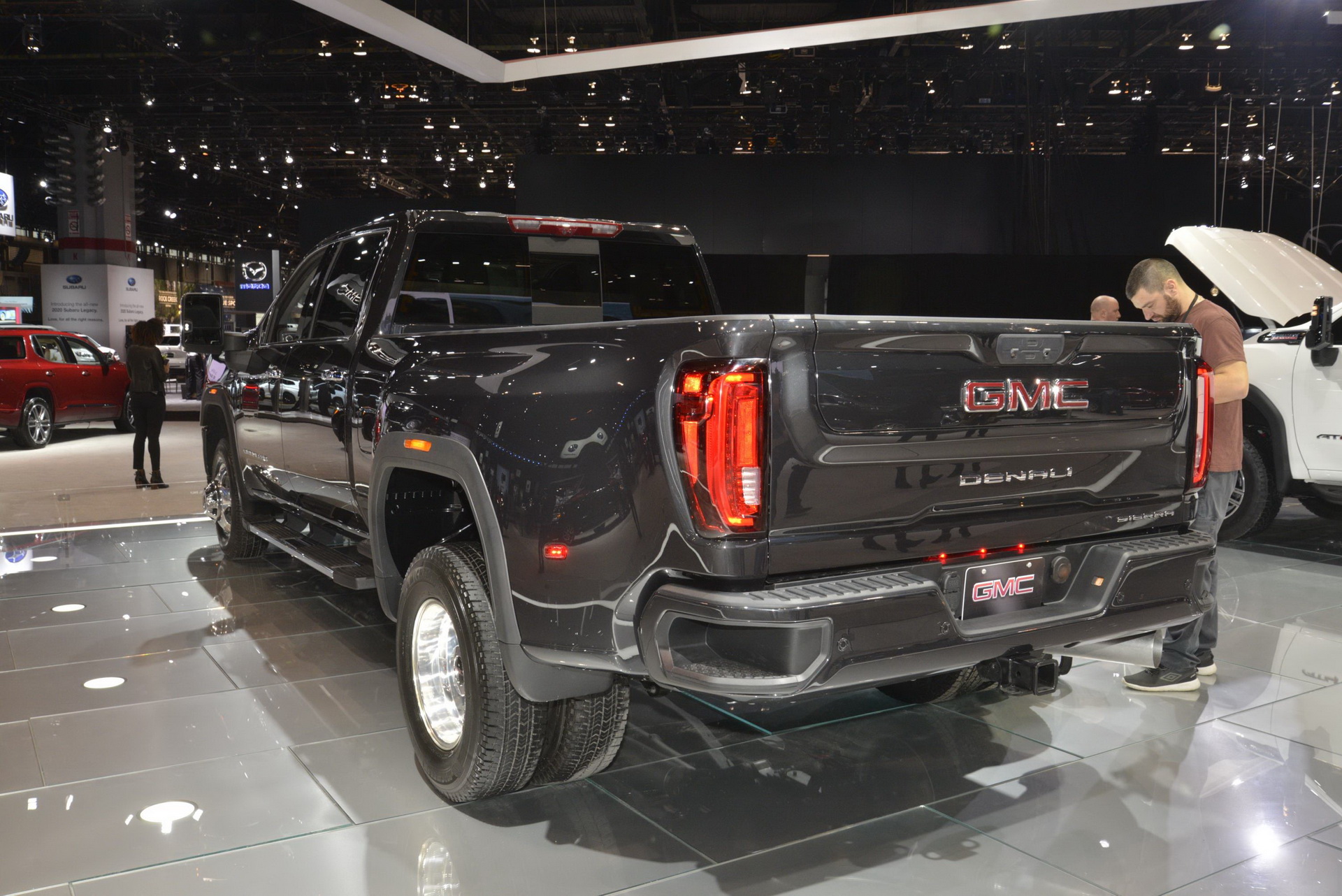 2020 gmc sierra hd chicago live pics 11 2020 GMC Sierra HD Brings Clever New Tech To The Windy City