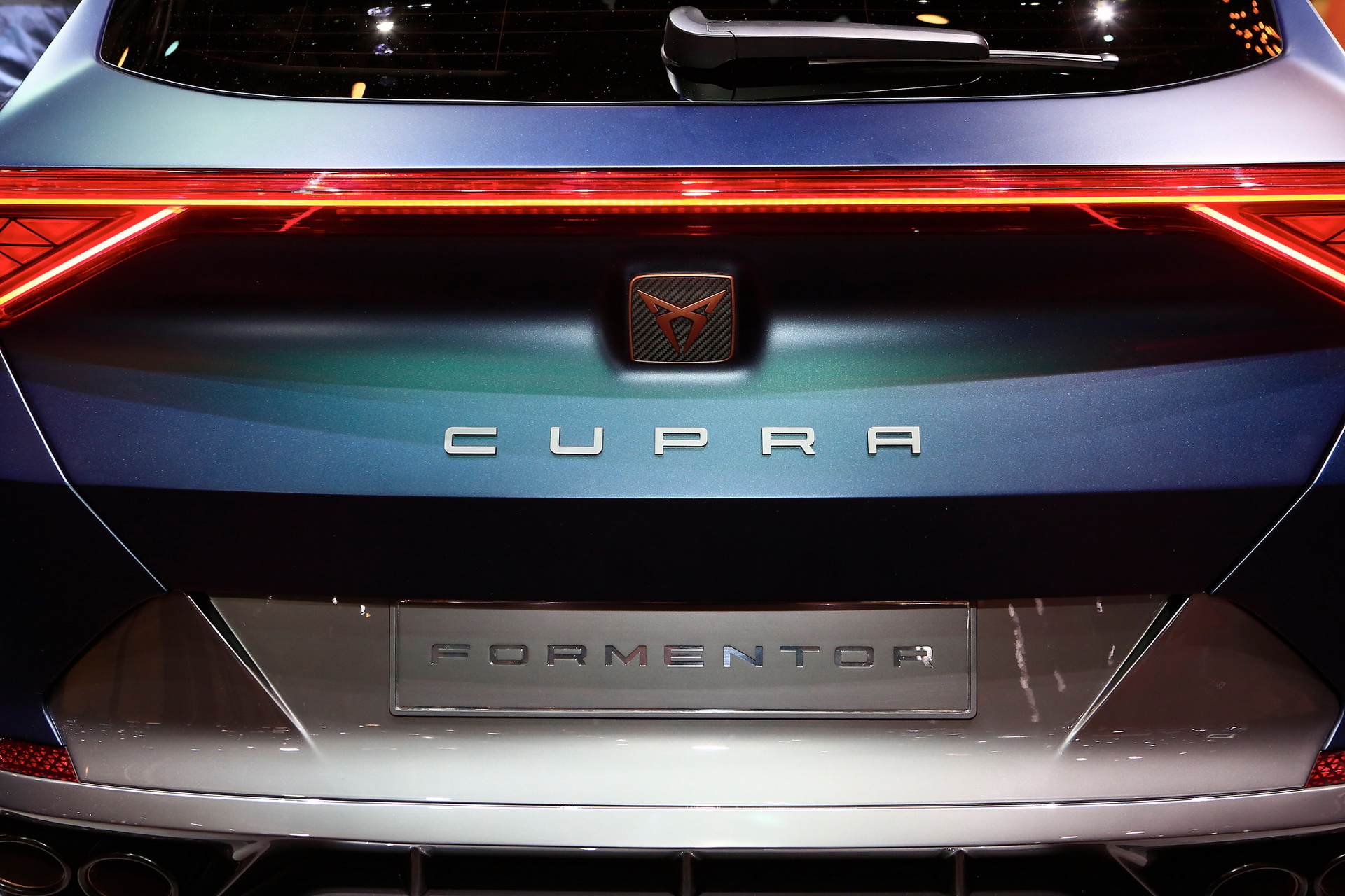 Cupra-Formentor-12 CUPRA Formentor Concept Previews High-Performance Hybrid SUV (Live Pics)