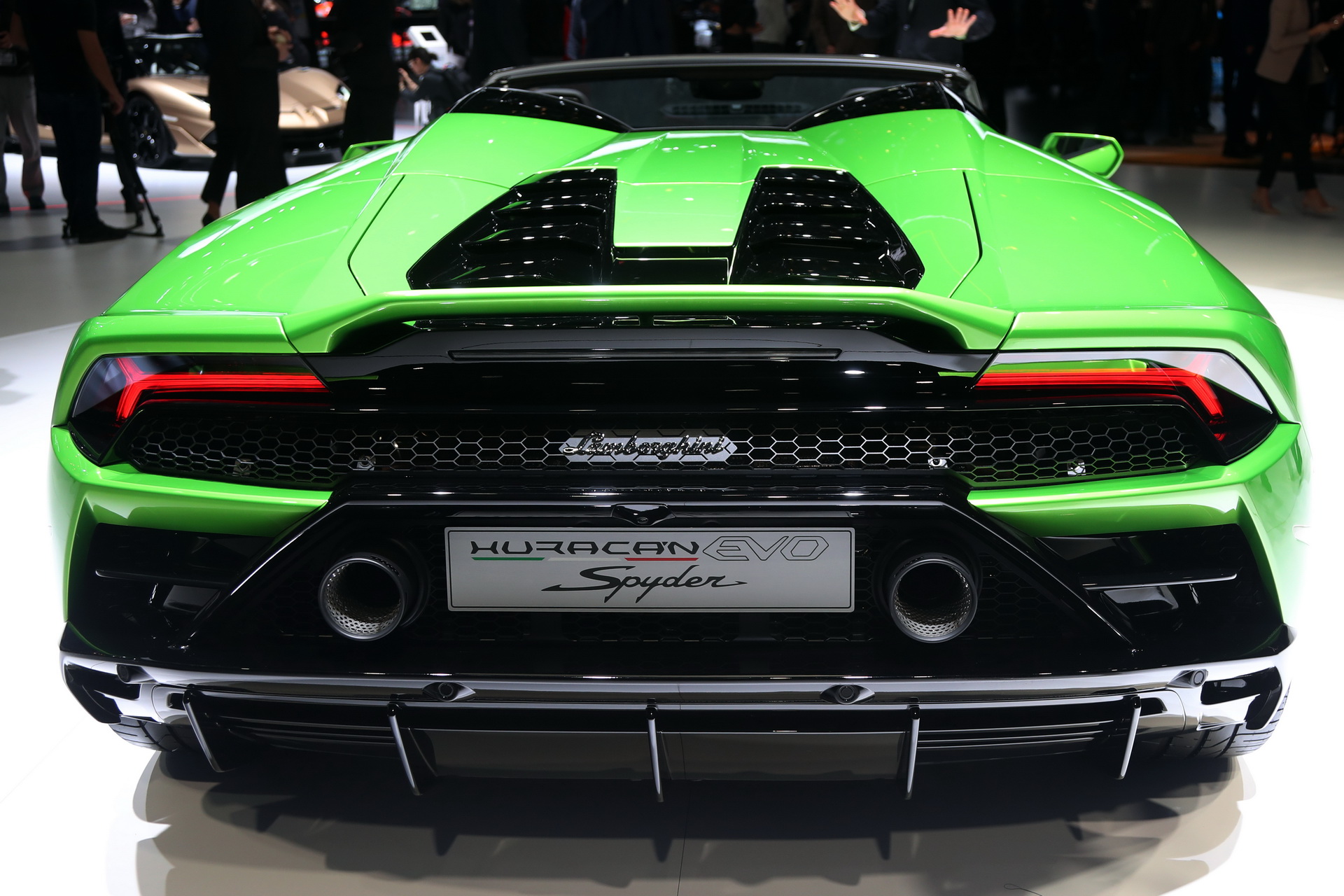 Lamborghini-Huracan-Evo-Spyder-05 New Lamborghini Huracan Evo Spyder Drops Its Roof (Live Pics)