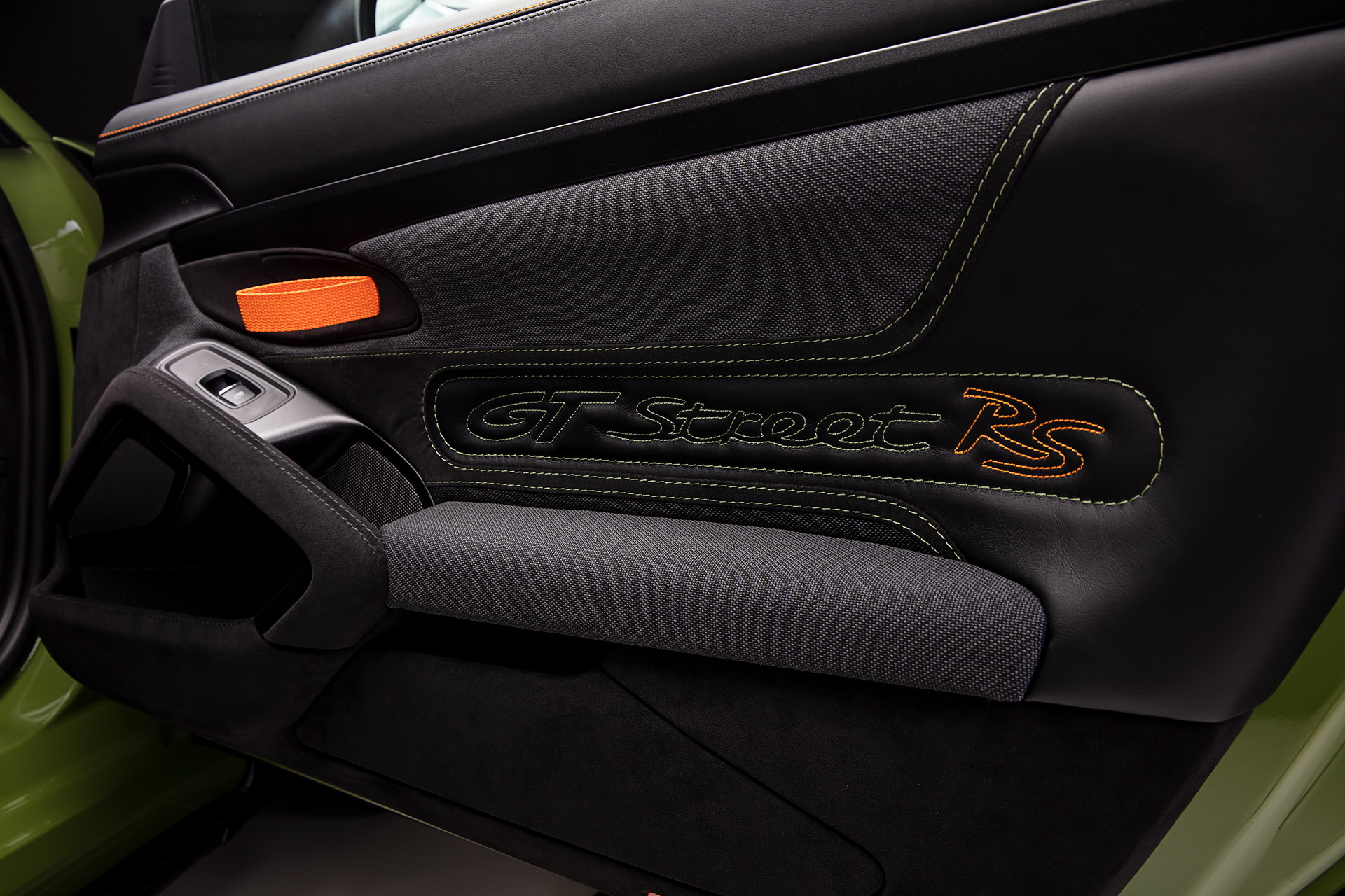 TECHART_GTstreetRS_26 TechArt’s GTstreet RS Looks Dirty, But Those Are Actually Carbon Strands