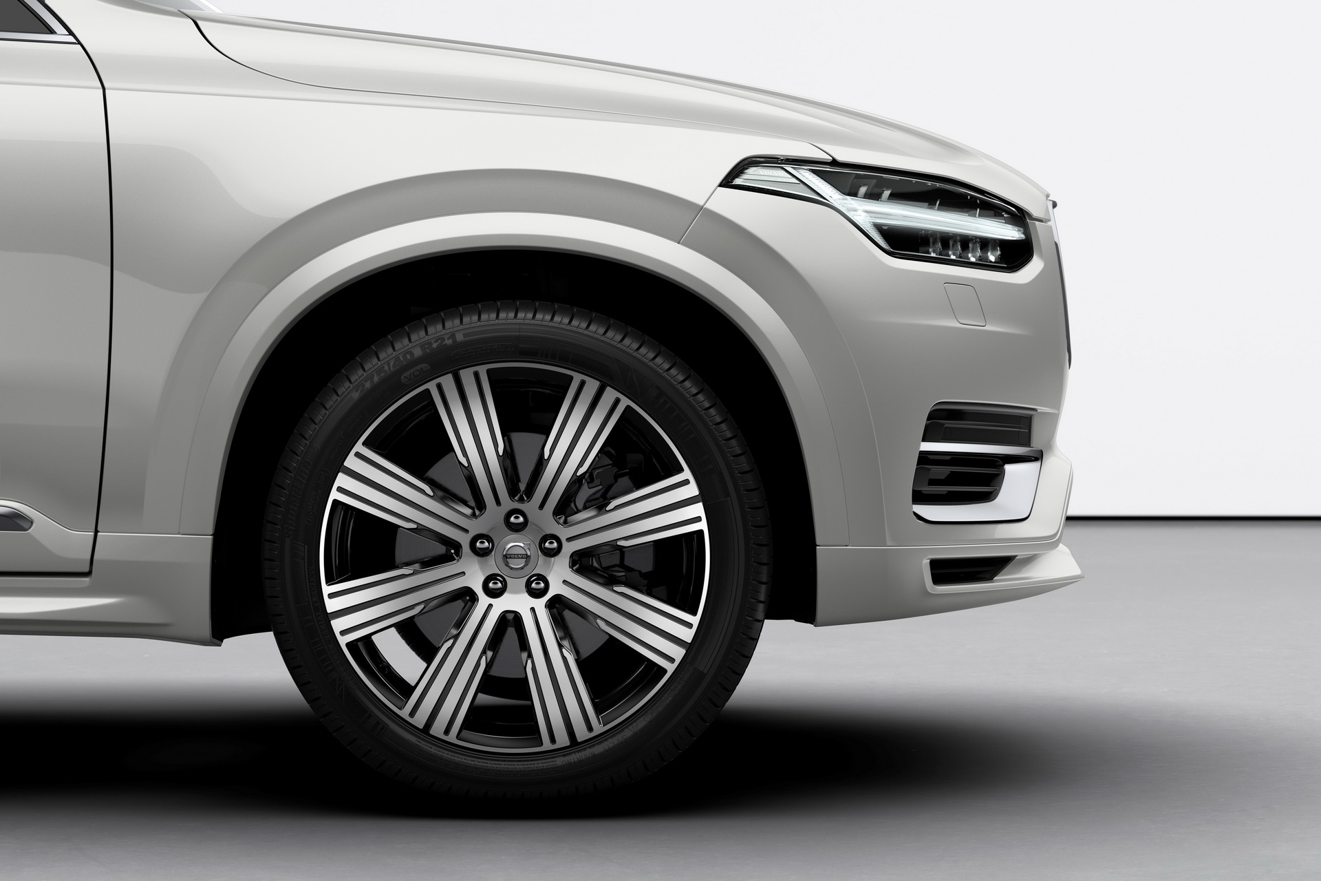 2020 volvo xc90 facelift unveiled 30 2020 Volvo XC90 Facelift Breaks Cover With KERS System, New Software