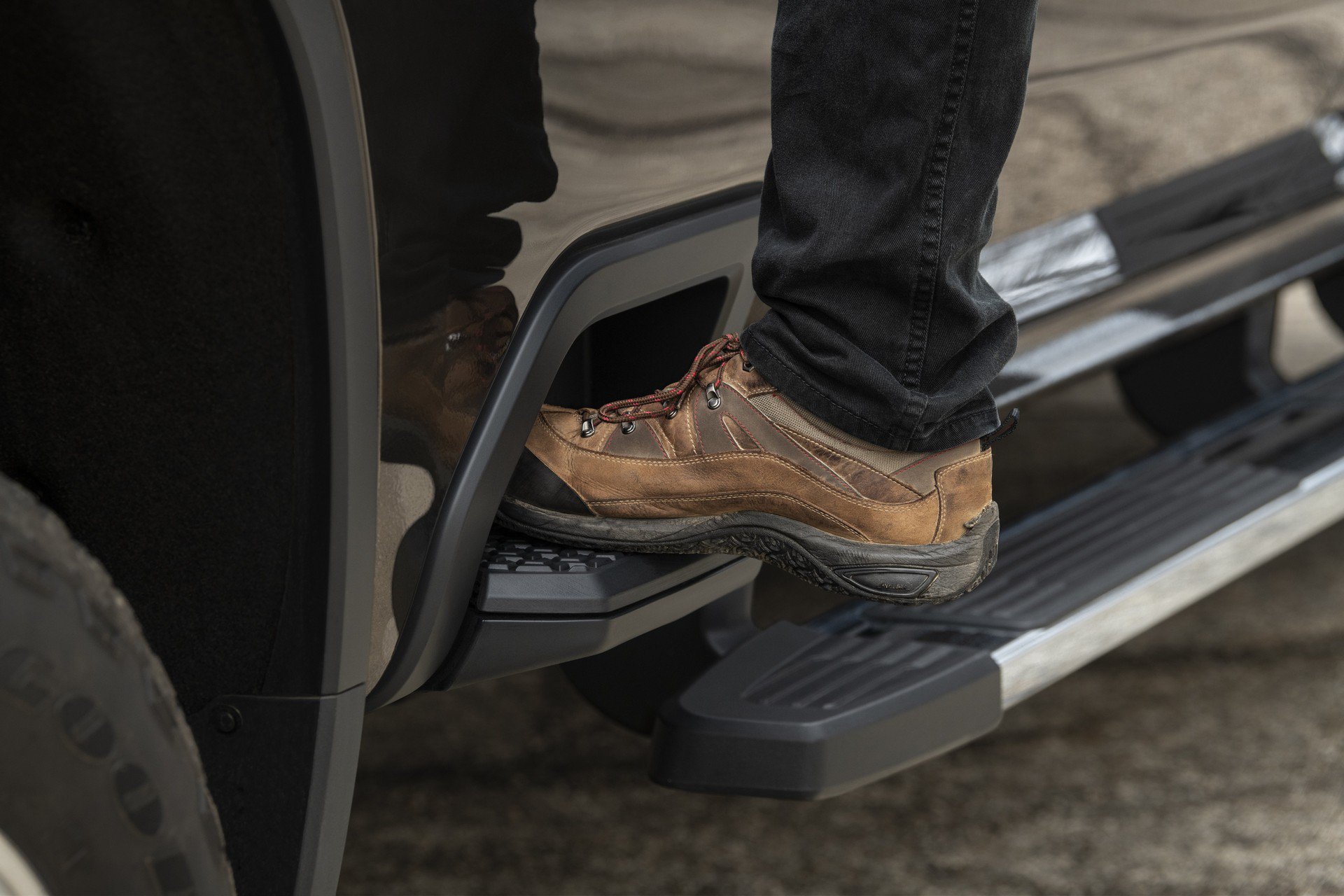 2020 chevrolet silverado chicago live pics 24 GM Investing $150 Million In Flint Assembly To Boost Heavy Duty Pickup Capacity