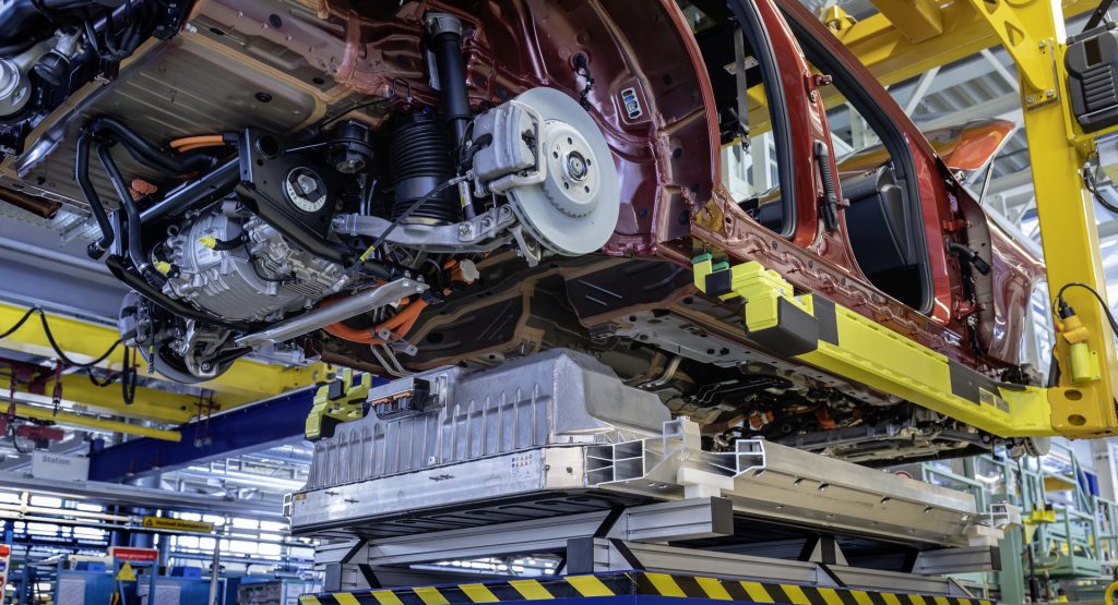 Daimler Boss Expresses Brexit Concerns After Profit Drop