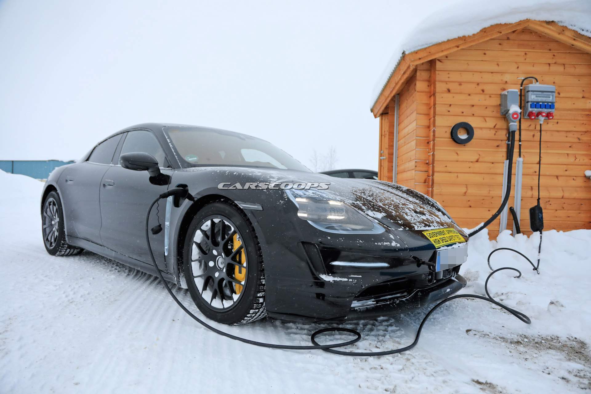 2020 Porsche Taycan spy shots 31 2020 Porsche Taycan Sport Turismo Understeers, Ploughs Into Snow (Updated)