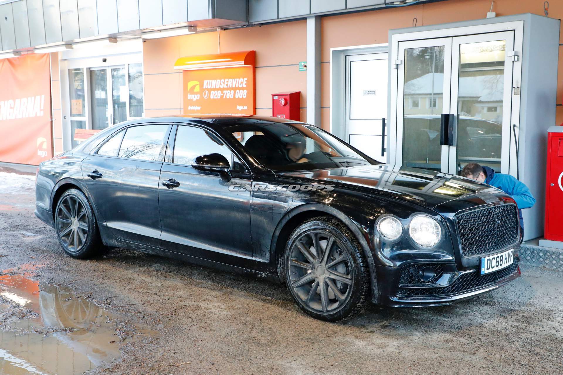 2020 Bentley Flying Spur spy shots 9 2020 Bentley Flying Spur Loses Padded Camo, Wears Production Lights