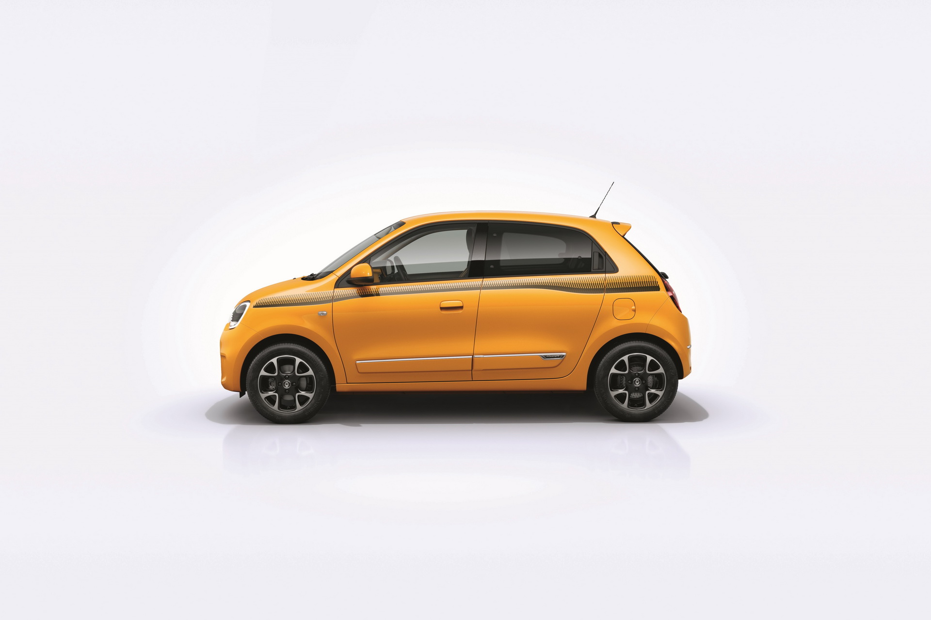 2019-Renault-Twingo-10 Renault Details Geneva Show Stand, Will Bring New Clio, Twingo And Special Dacias