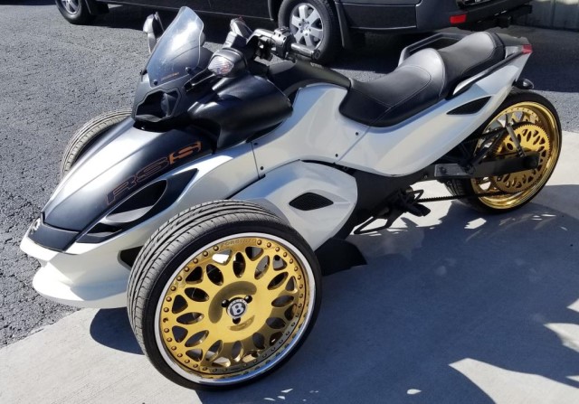 Auction-Collection-US-Marshalls-12 Collection Seized By U.S. Marshalls Includes Some Amazing Bargains