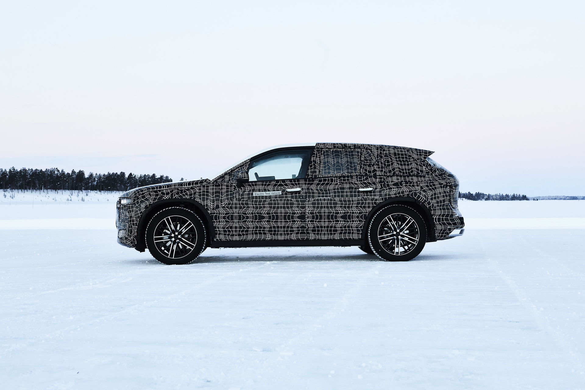bmw inext undergoes winter trials 3 BMW iNEXT Proofs Its Future Tech Against Extreme Snowy Conditions
