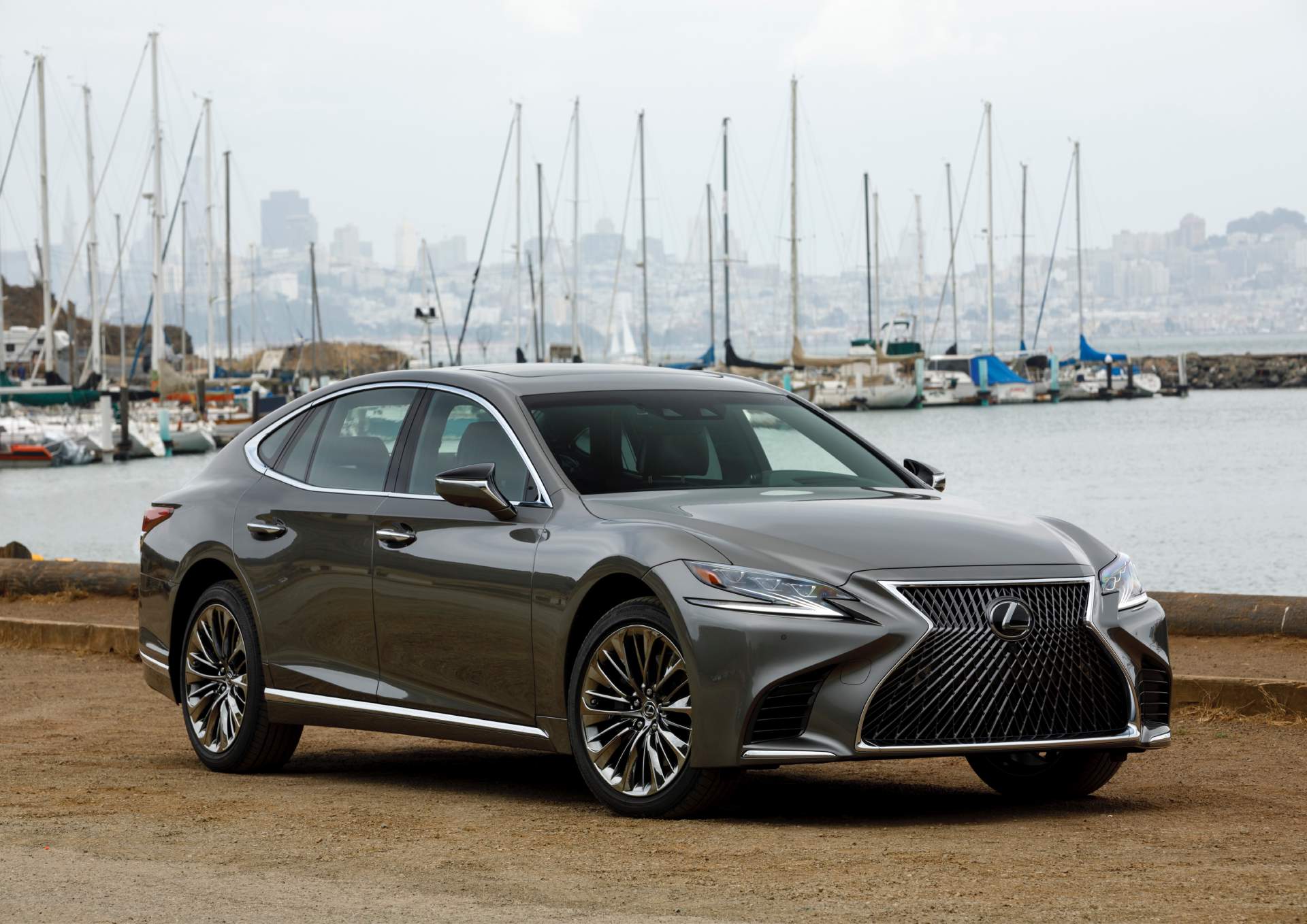2018 Lexus LS 500 1 Texas Lawmaker Wants To Exempt $60,000+ Cars From Requiring A Front License Plate